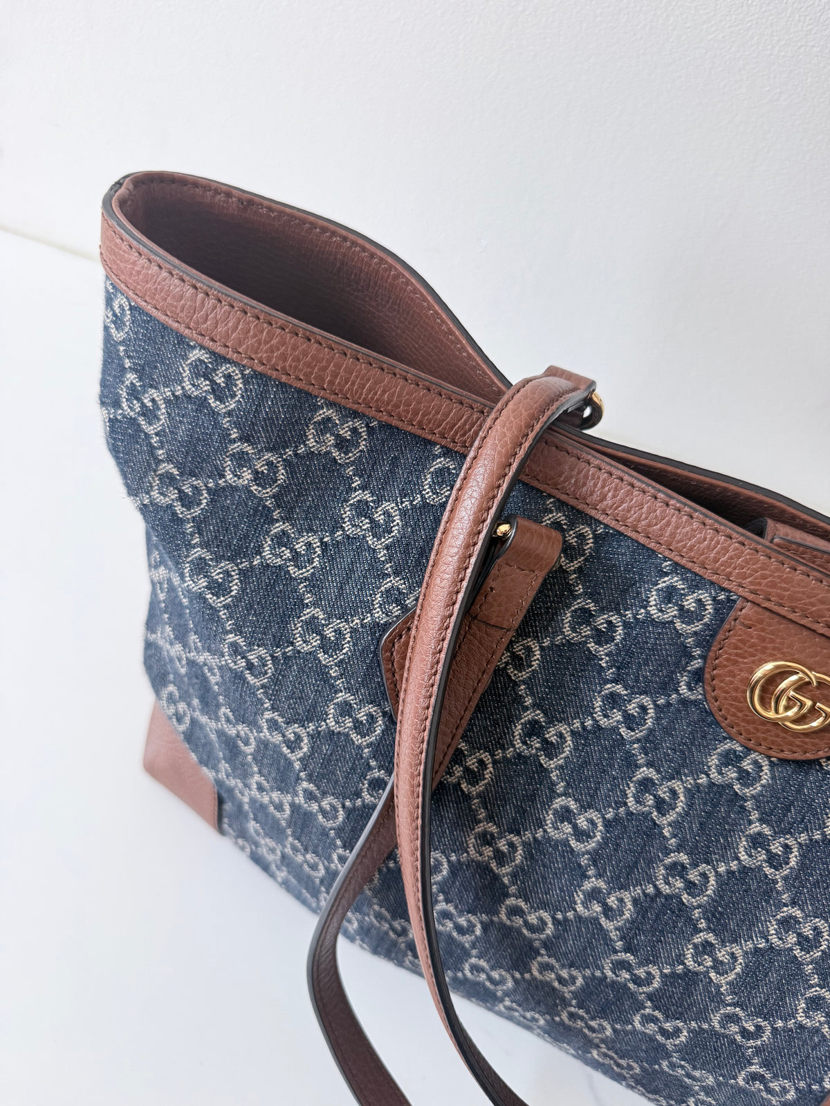 GUCCI New Denim GG Monogram Medium Ophidia Shopping Tote Blue