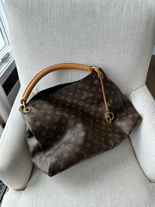 Louis Vuitton Artsy Monogram