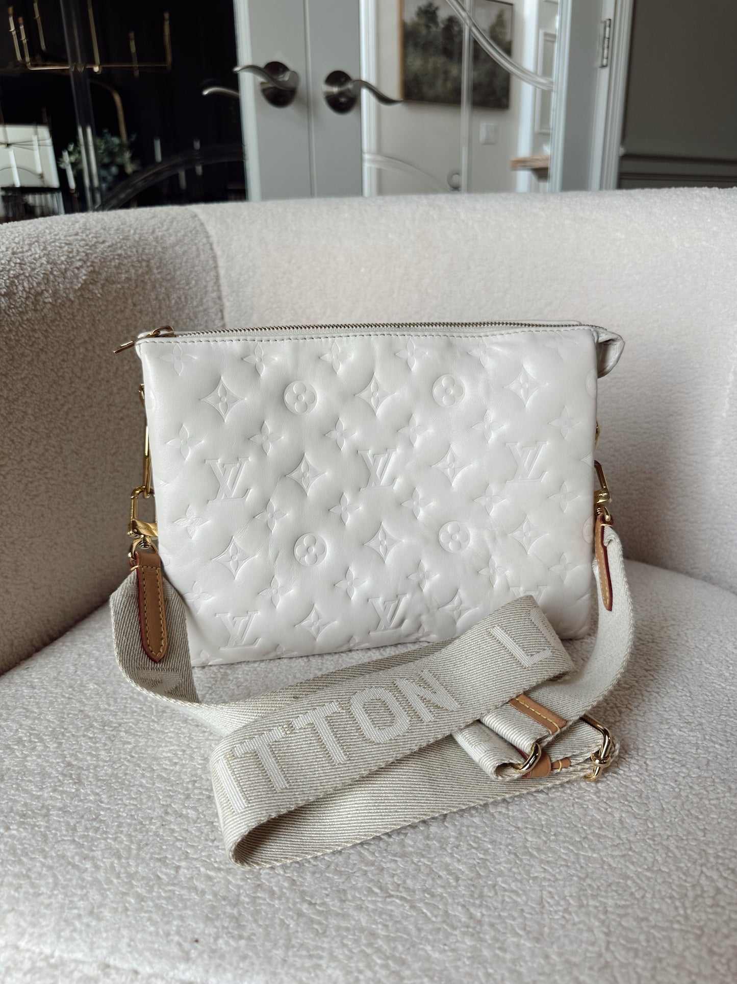 Louis Vuitton Coussin pm Cream