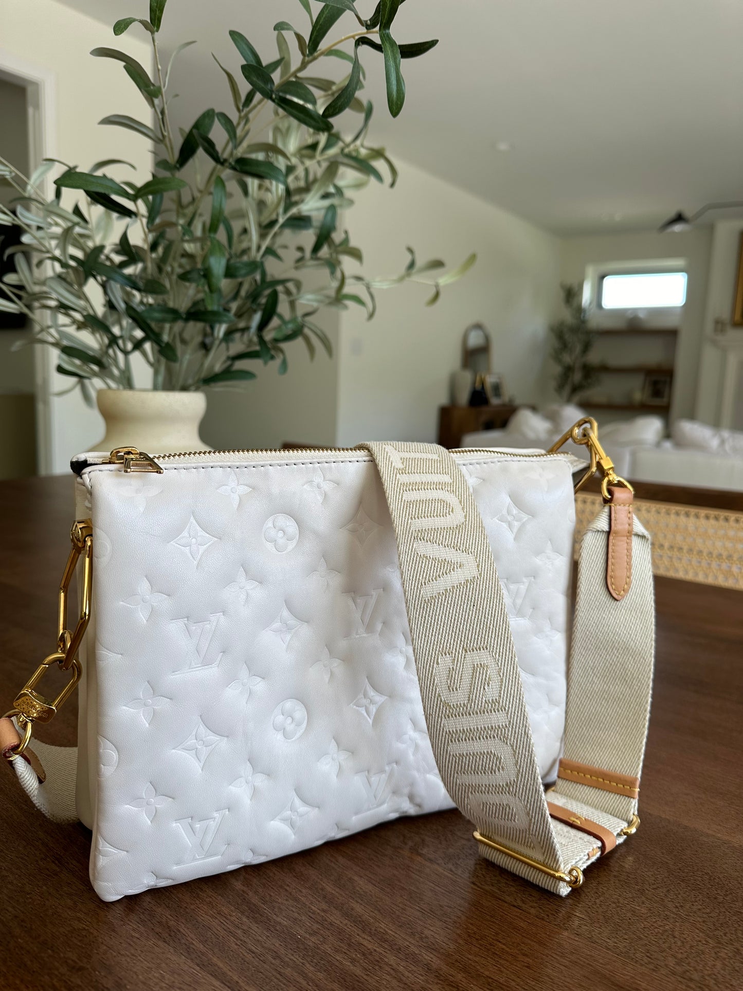 Louis Vuitton Coussin pm Cream