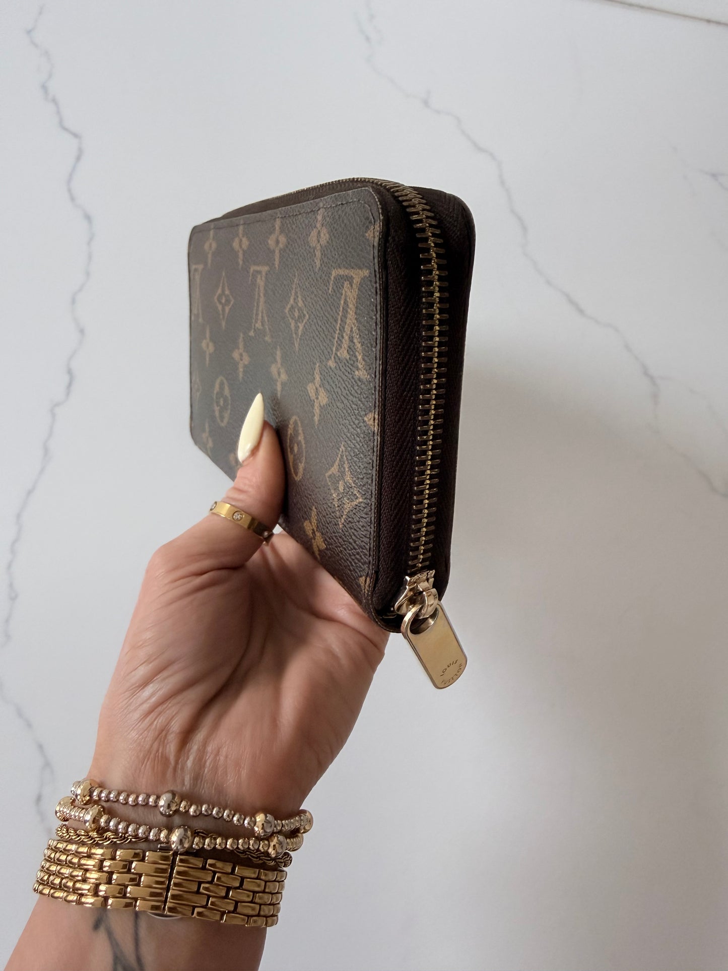 Louis Vuitton Monogram Zippy Wallet