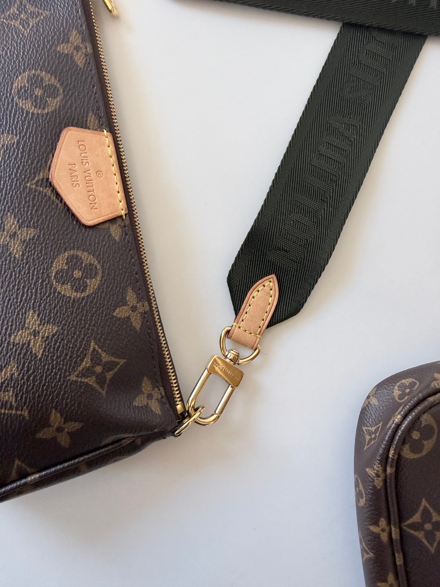Louis Vuitton Multi Pochette Accessoires Kaki