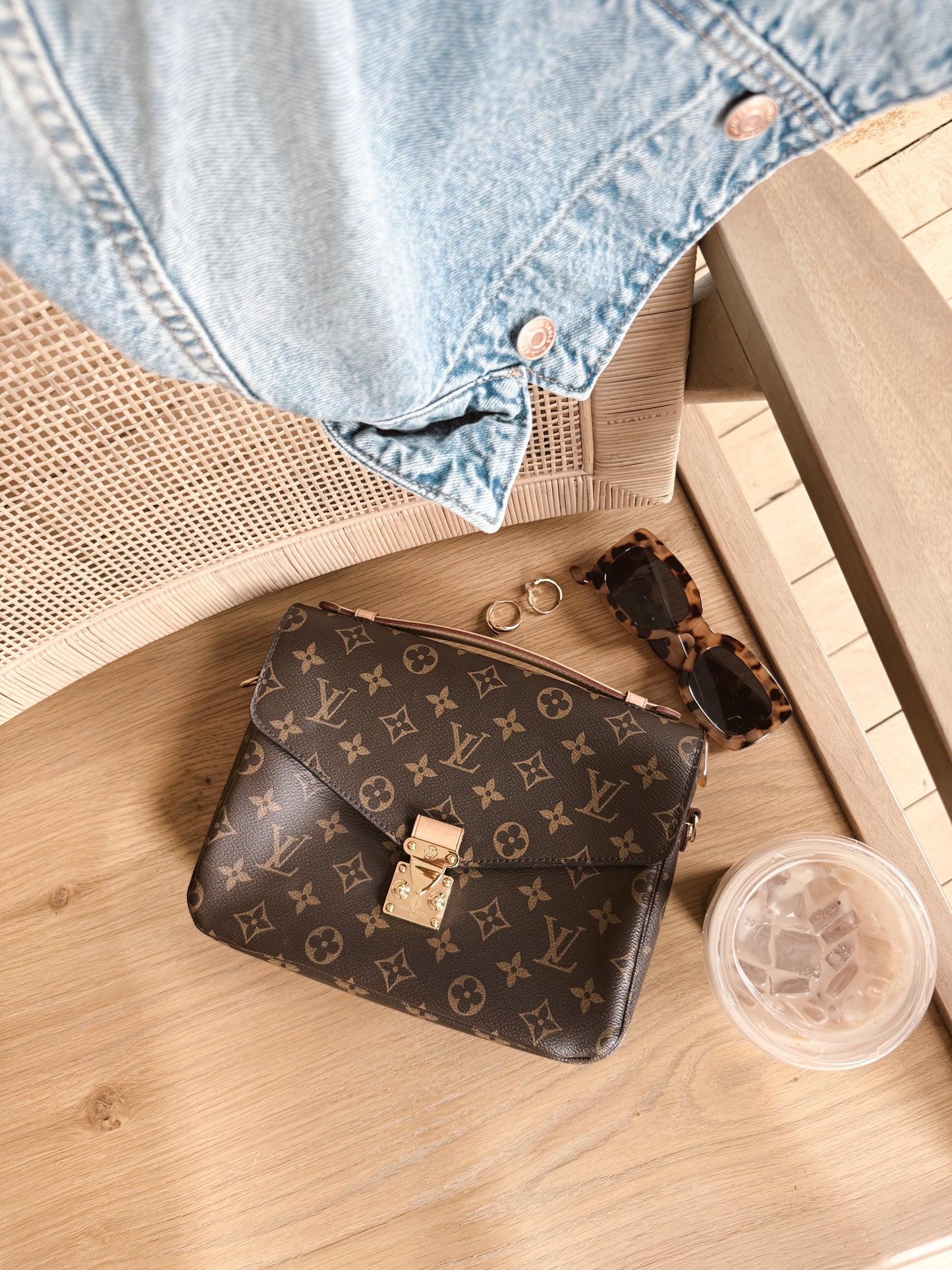 Louis Vuitton Pochette Métis Monogram