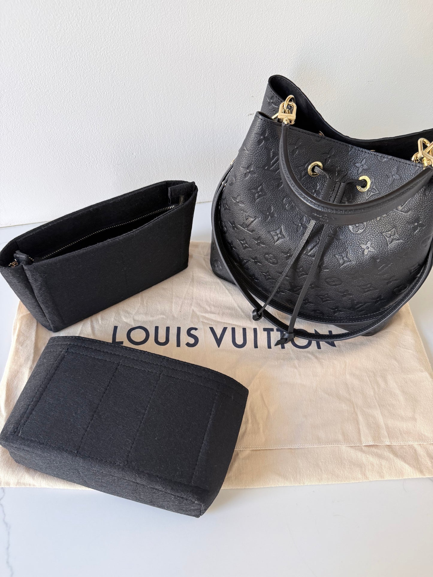 Louis Vuitton NéoNoé MM Bucket Bag Monogram Empreinte