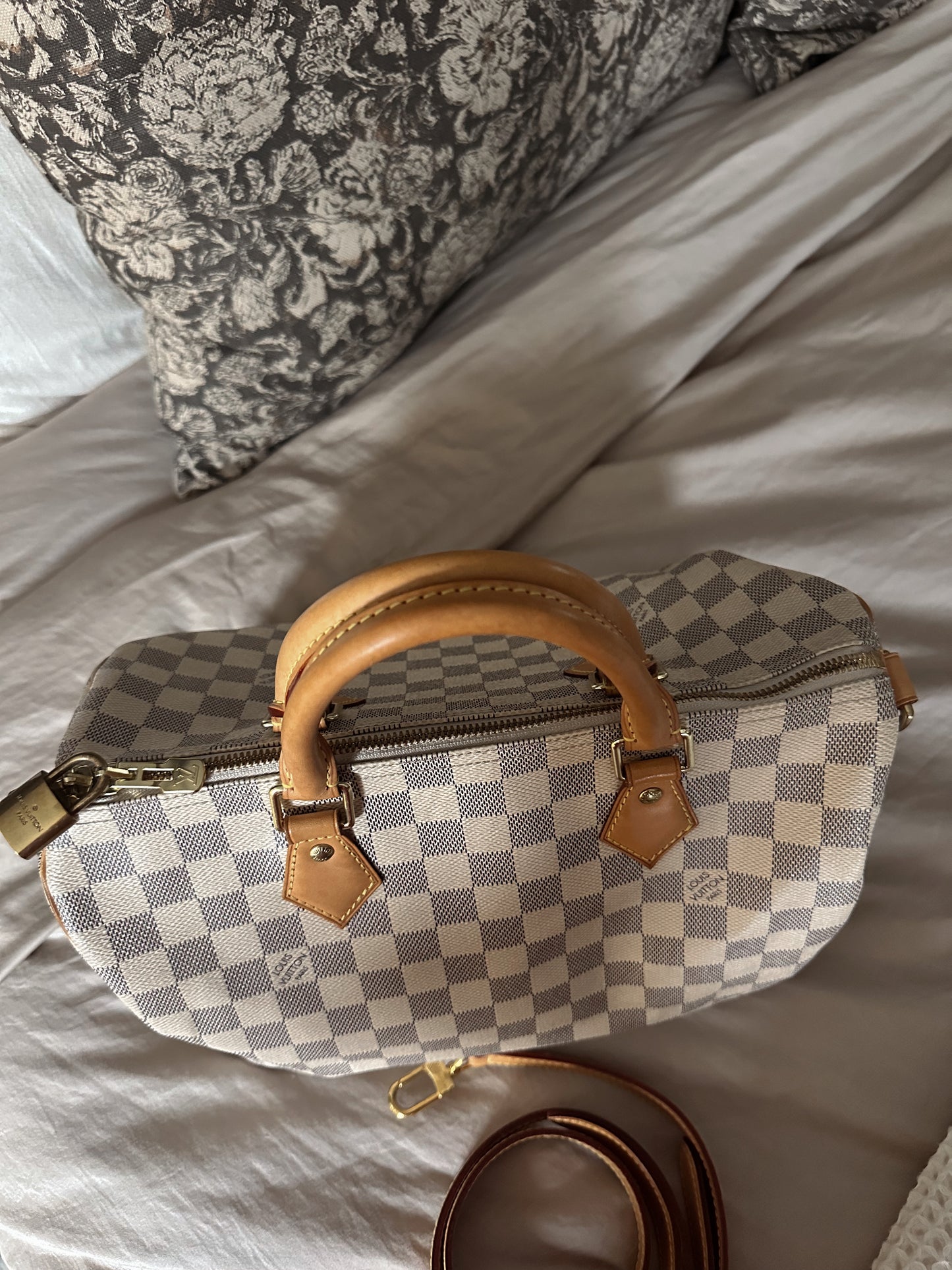 Louis Vuitton Speedy 30