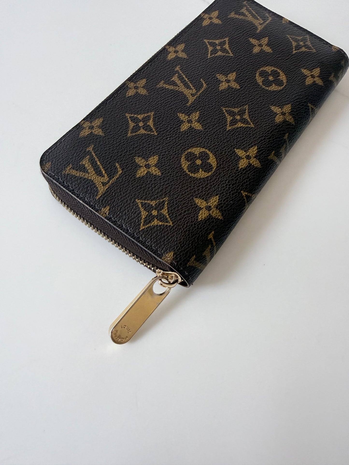 Louis Vuitton Monogram Zippy Wallet