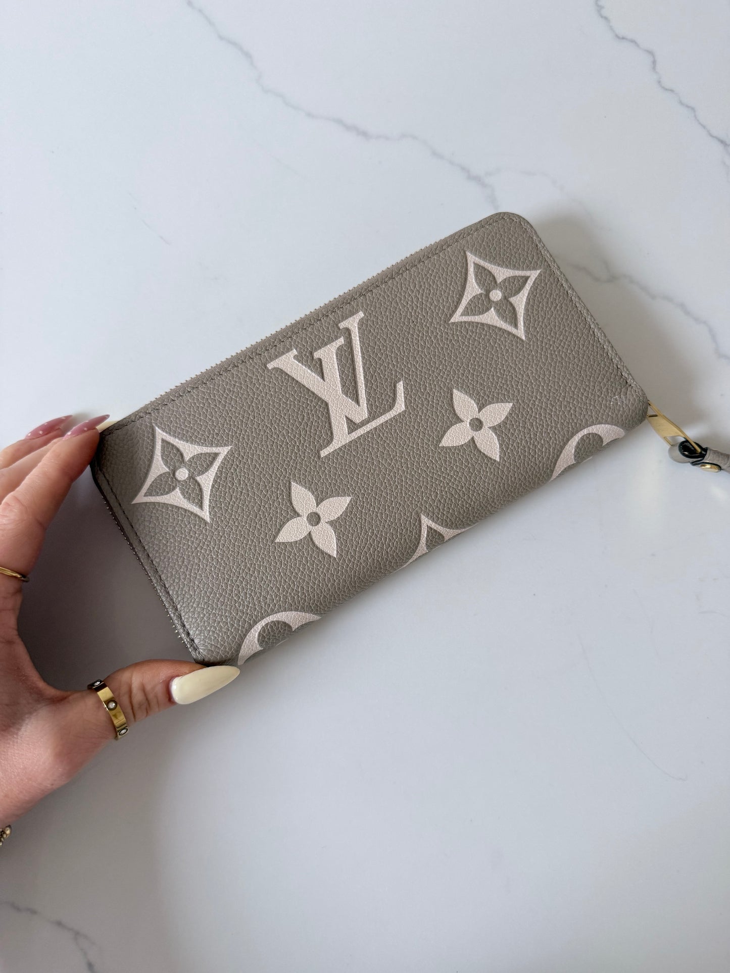 Louis Vuitton Zippy Wallet Leather Empreinte Dove/Cream