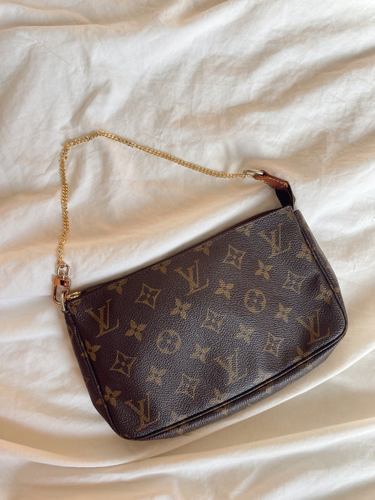 Louis Vuitton Pochette Accessoire