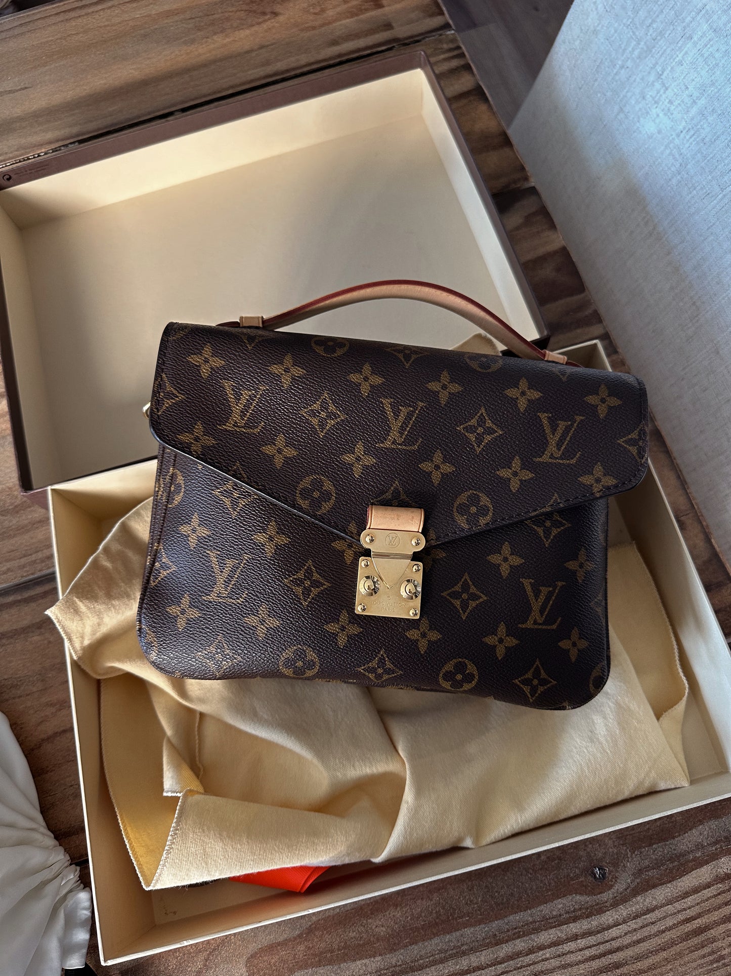 Louis Vuitton Pochette Métis Monogram