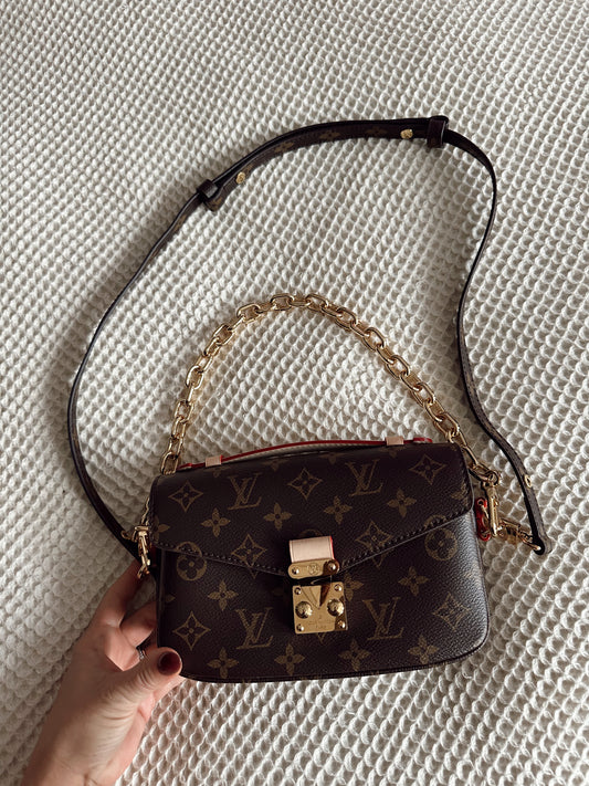 Louis Vuitton Pochette Metis East West