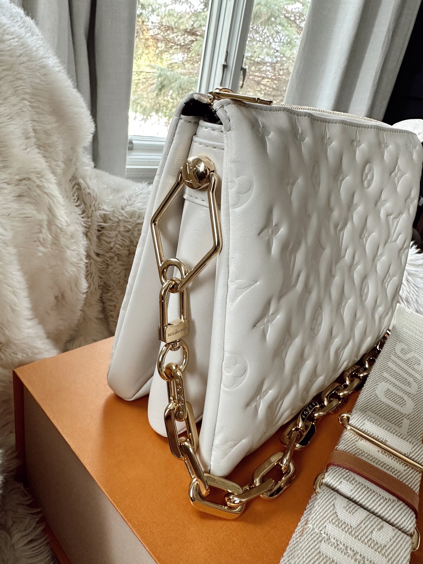 Louis Vuitton Coussin PM Off White