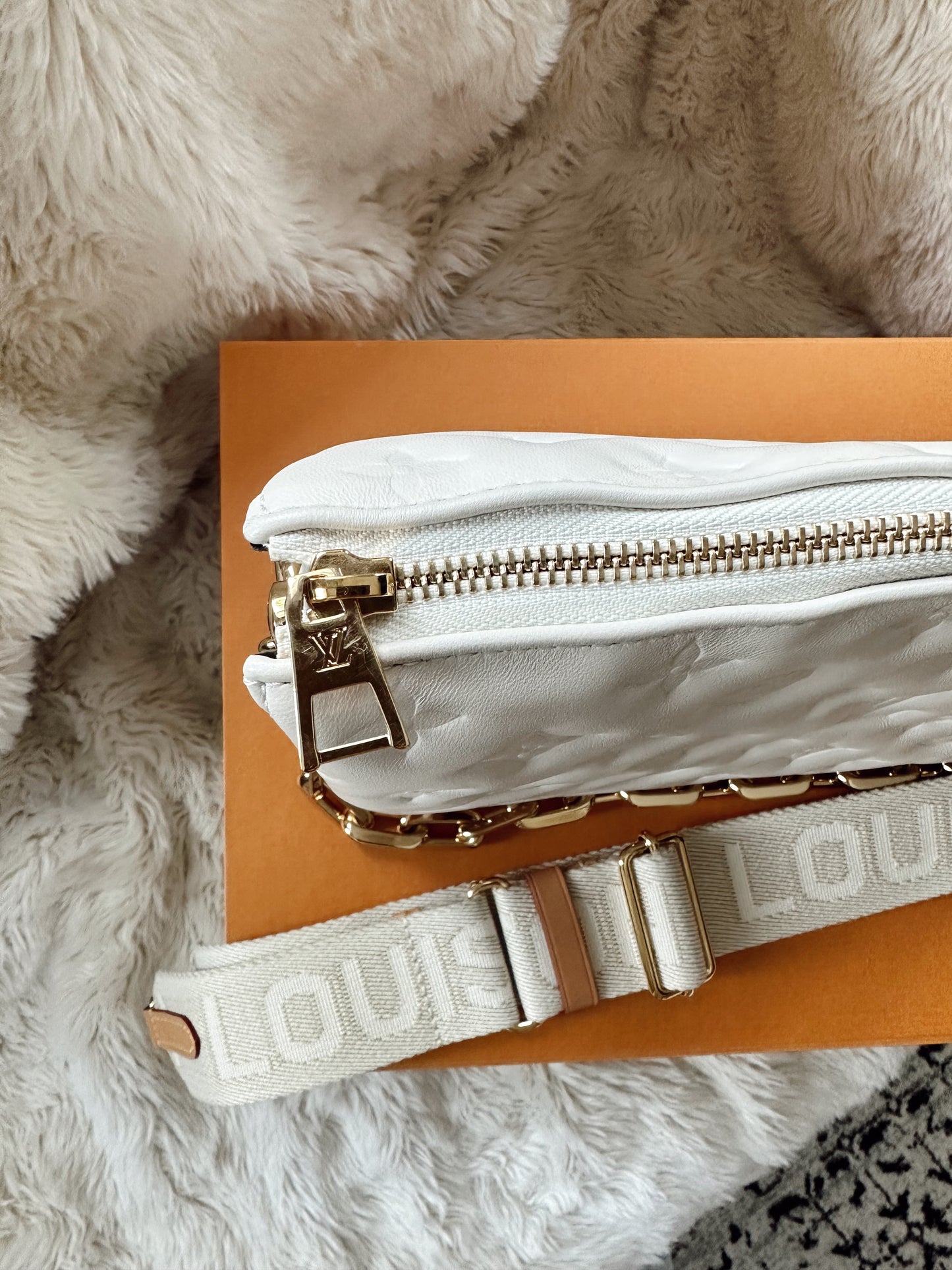 Louis Vuitton Coussin PM Off White