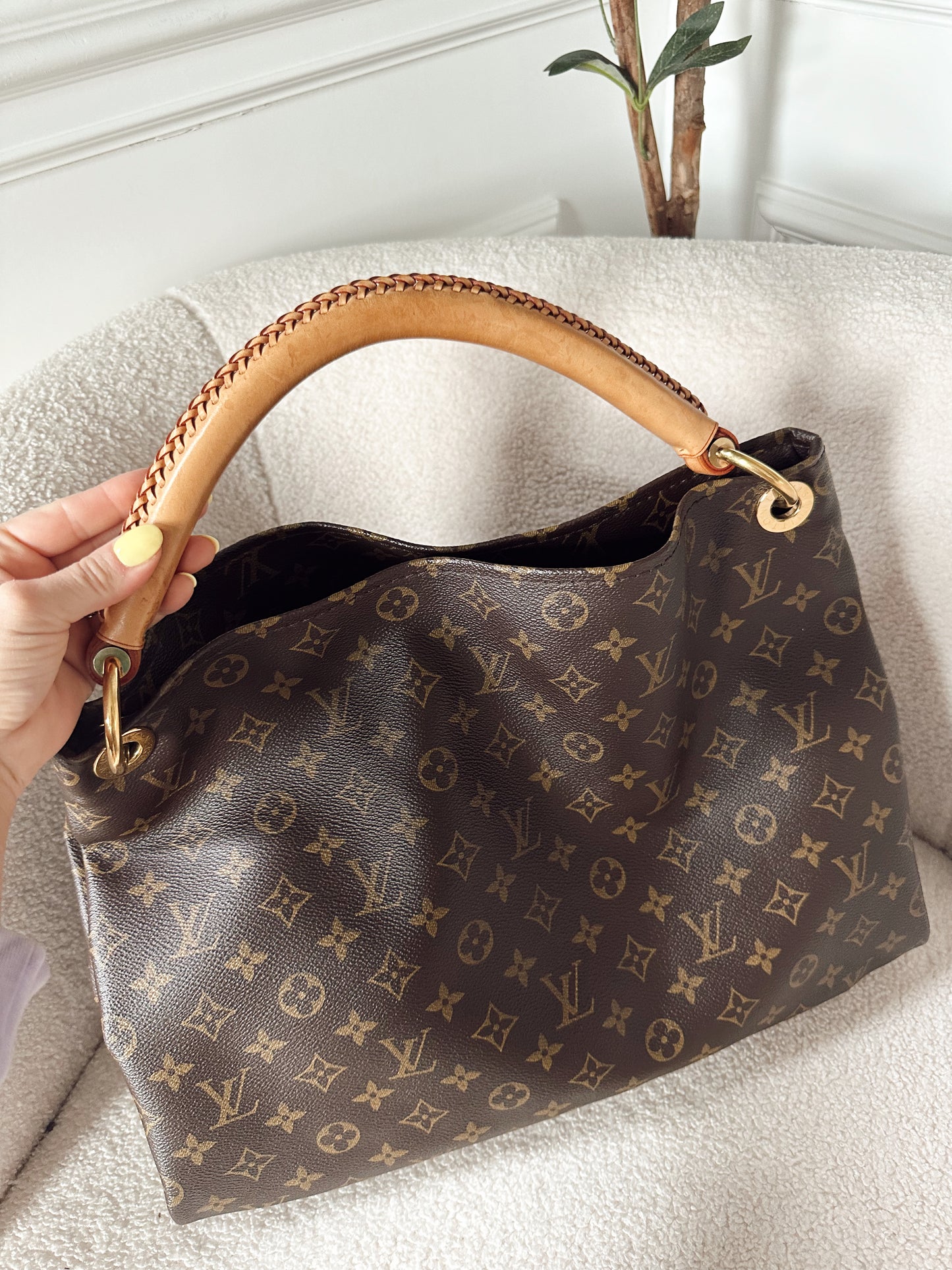 Louis Vuitton Artsy Monogram