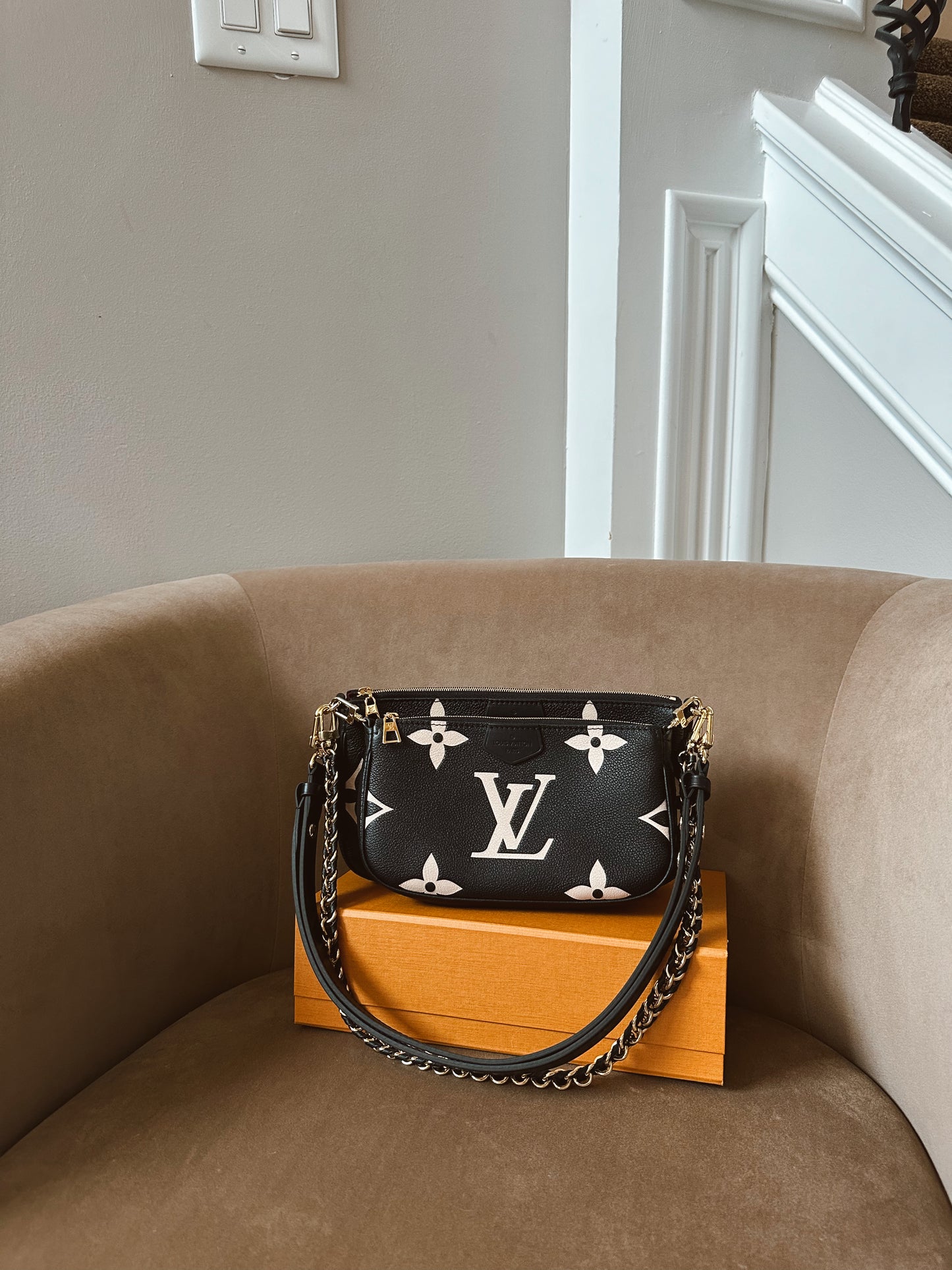 Louis Vuitton Multi Pochette Beige Black