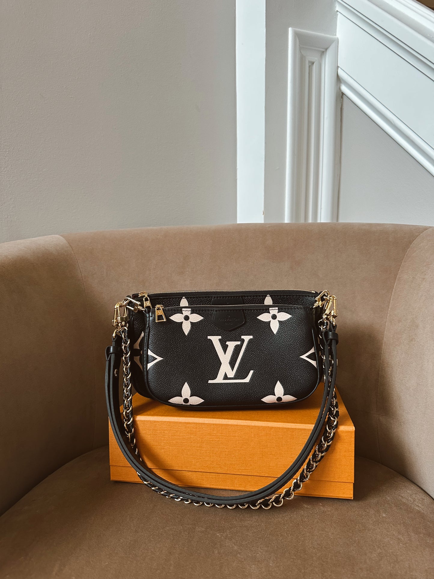 Louis Vuitton Multi Pochette Beige Black