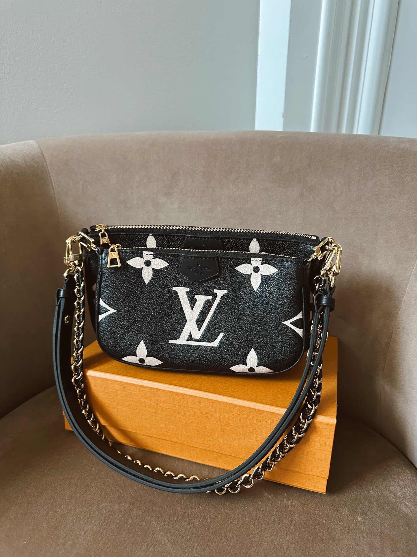 Louis Vuitton Multi Pochette Beige Black