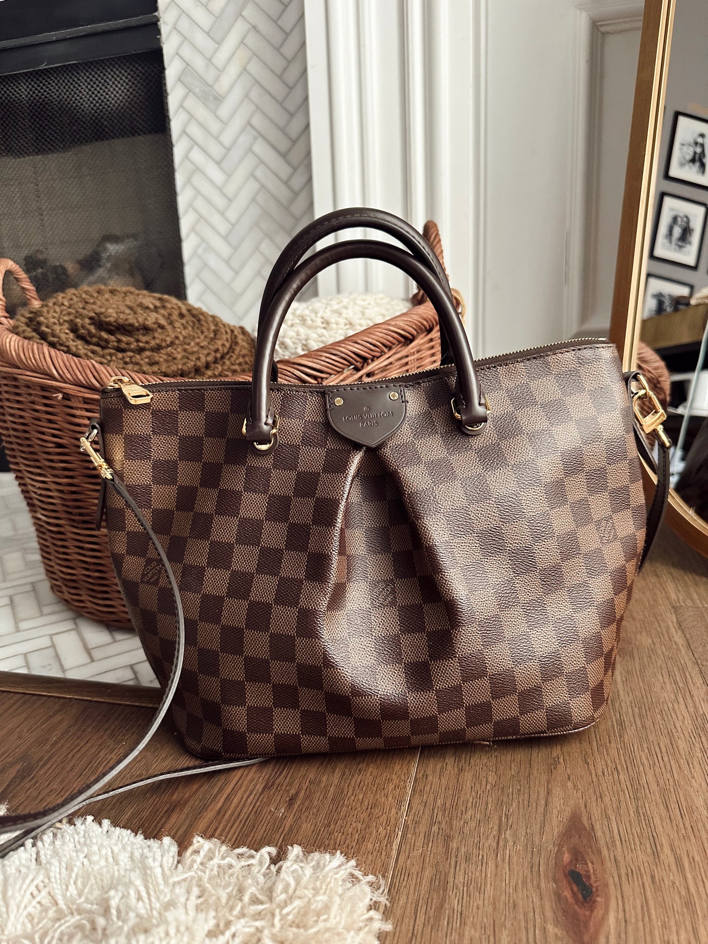 Louis Vuitton Damier Ebene Siena MM