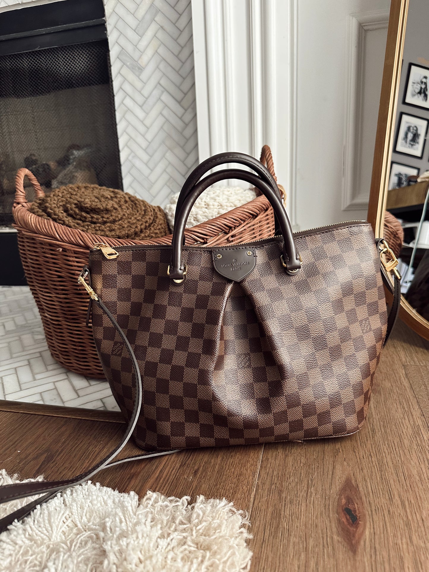 Louis Vuitton Damier Ebene Siena MM