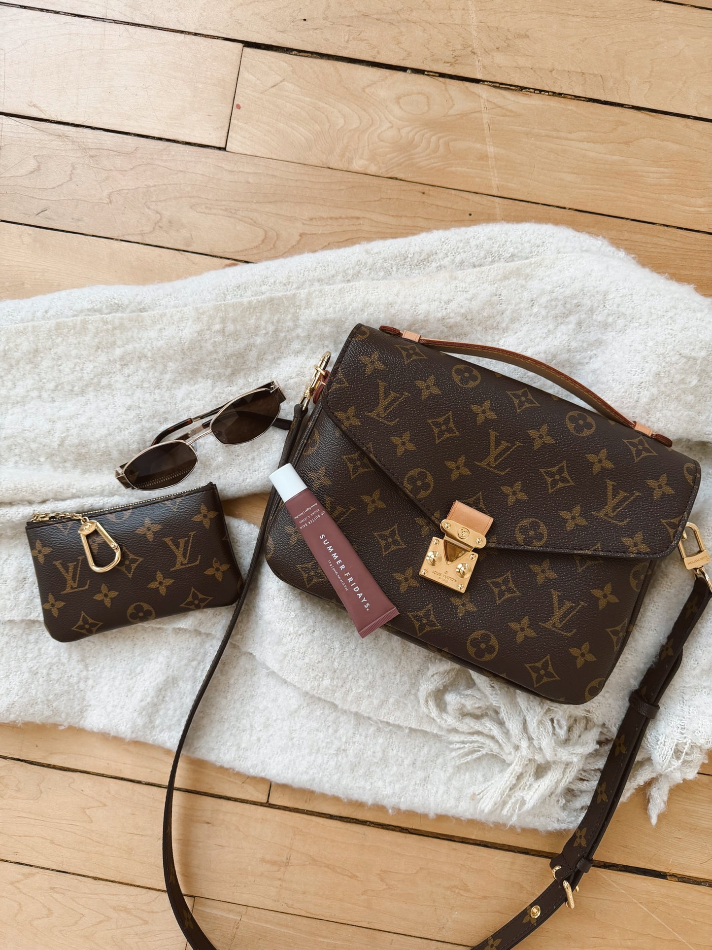 Louis Vuitton Pochette Métis Monogram