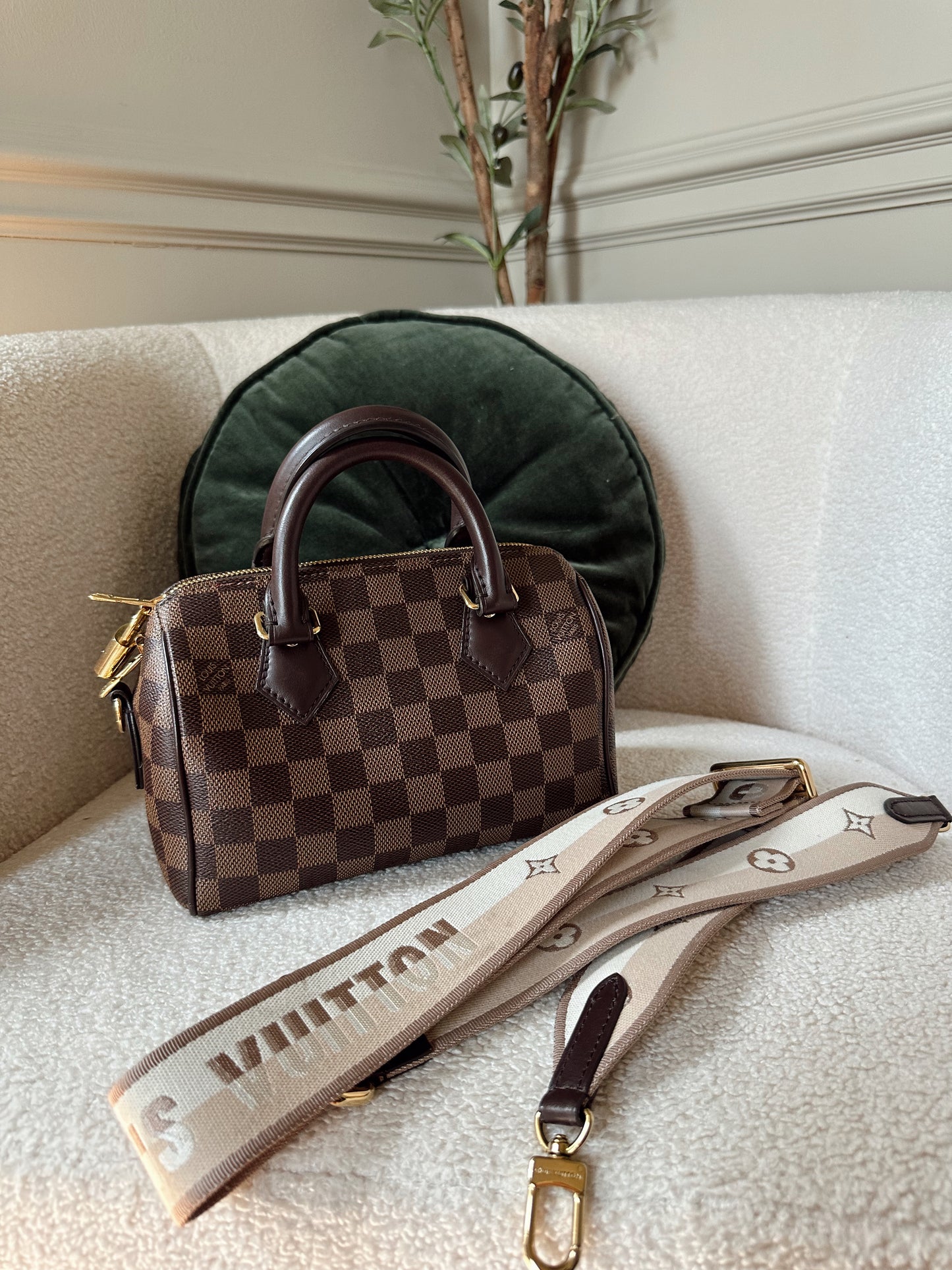 Louis Vuitton Speedy Bandouliere 20