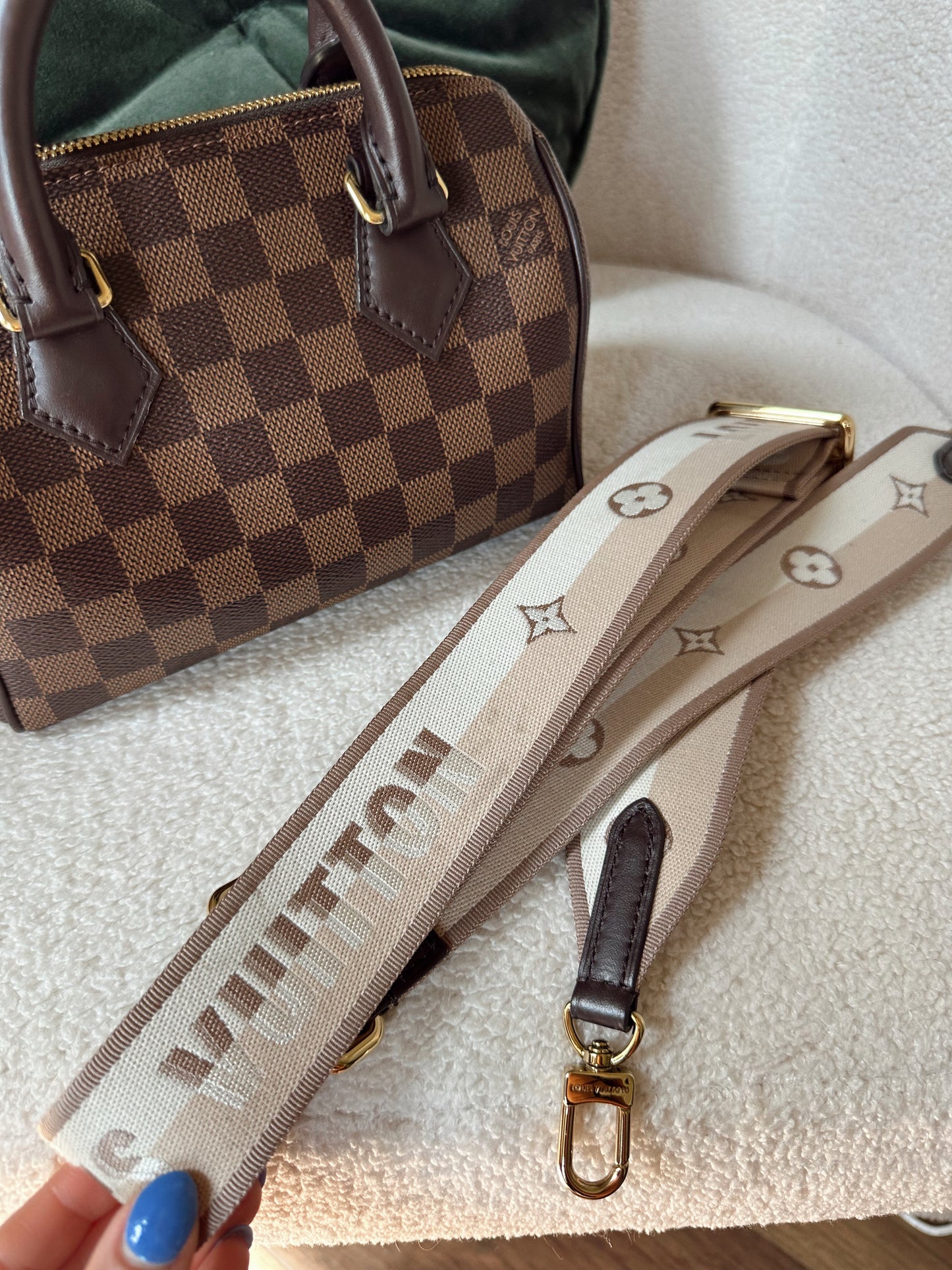 Louis Vuitton Speedy Bandouliere 20