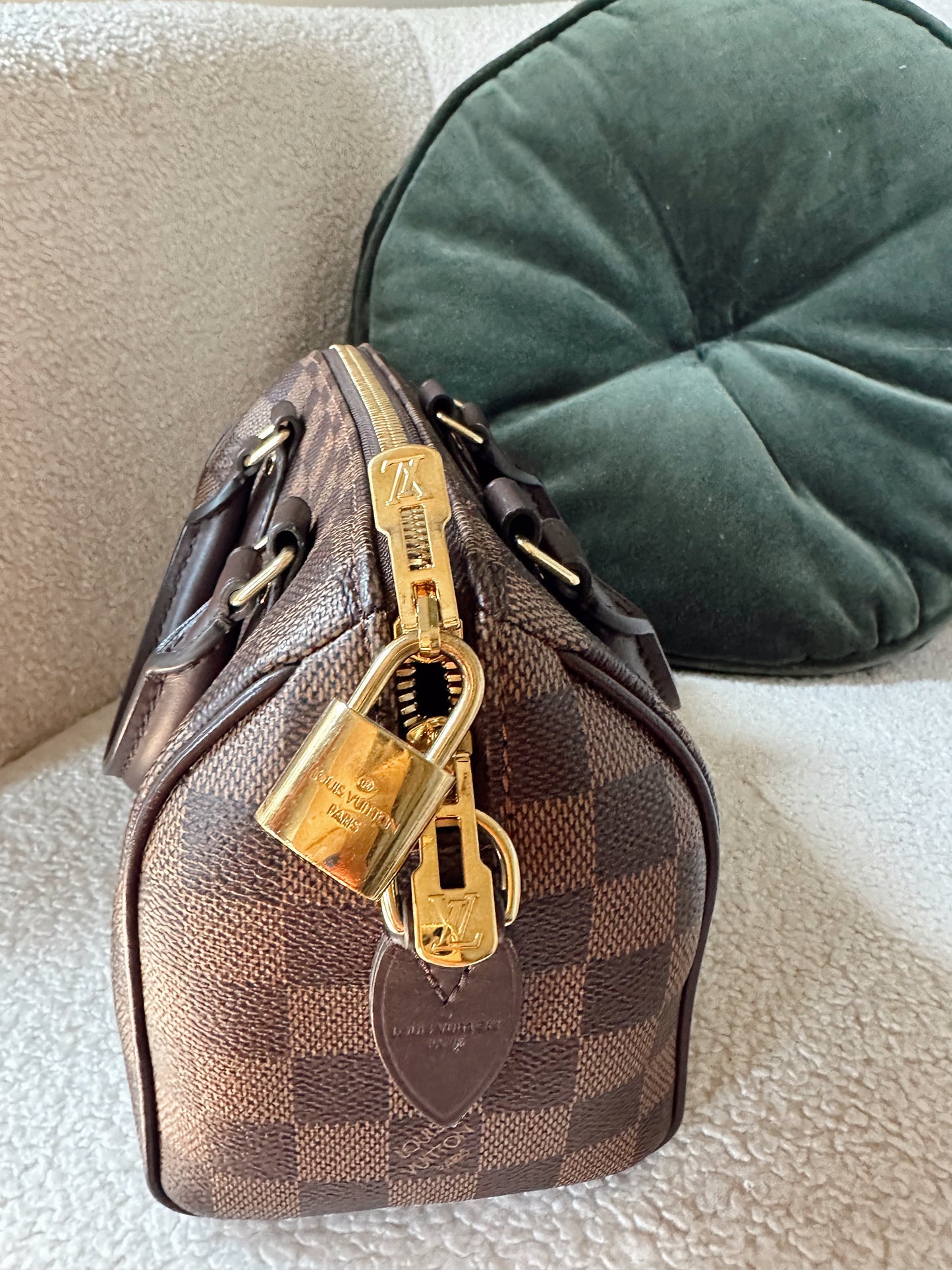 Louis Vuitton Speedy Bandouliere 20