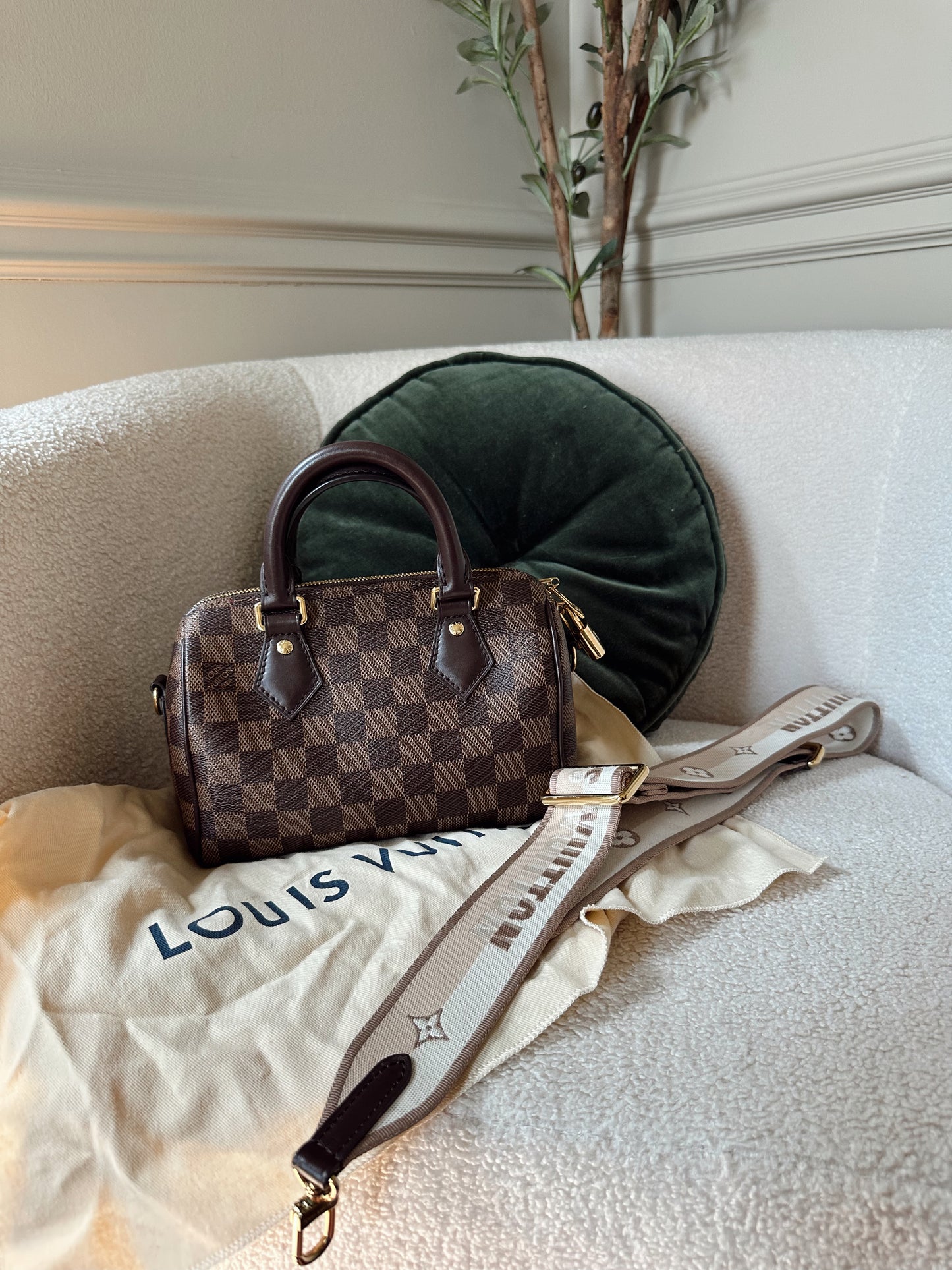 Louis Vuitton Speedy Bandouliere 20