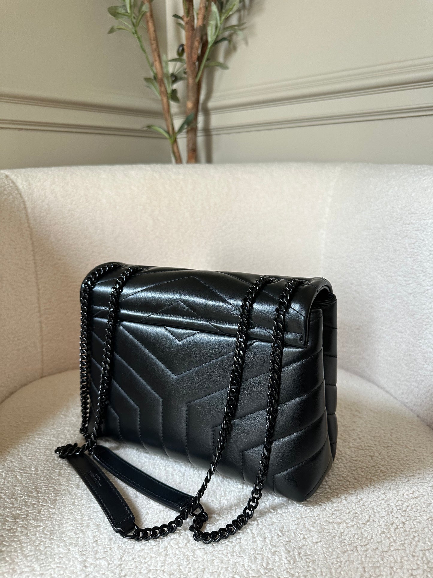 Saint Laurent Loulou Chevron Black