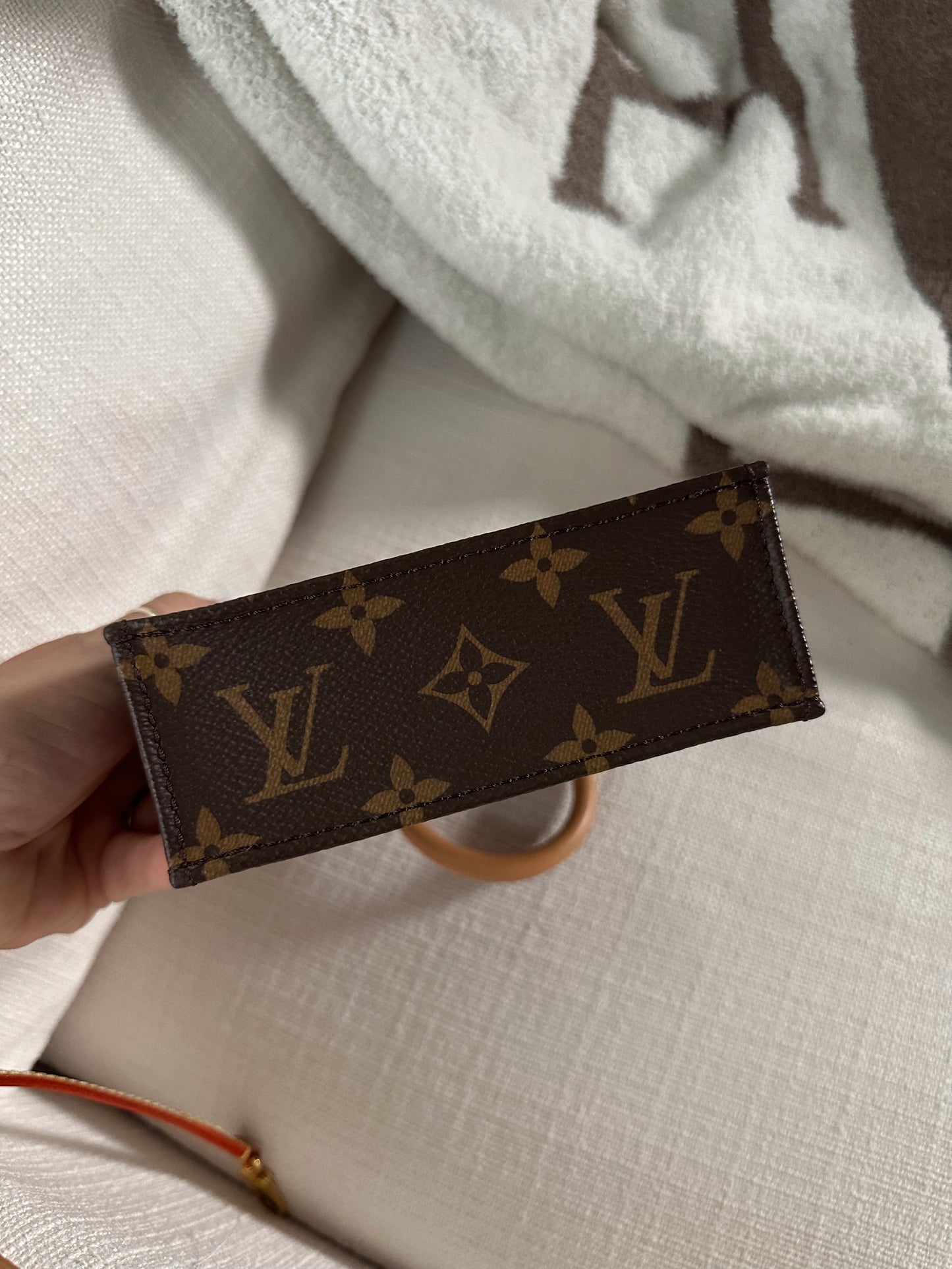 Louis Vuitton Petit Sac Plat Monogram