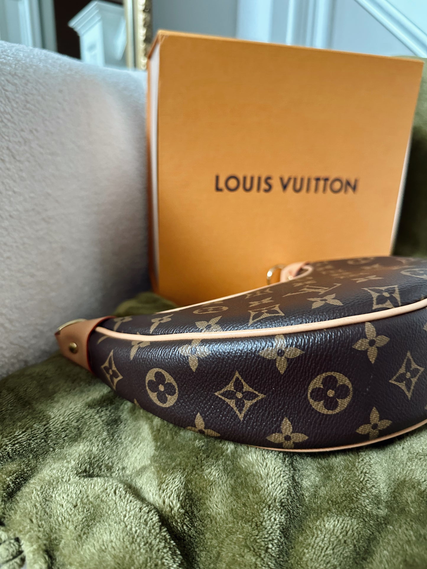 Louis Vuitton Loop Monogram