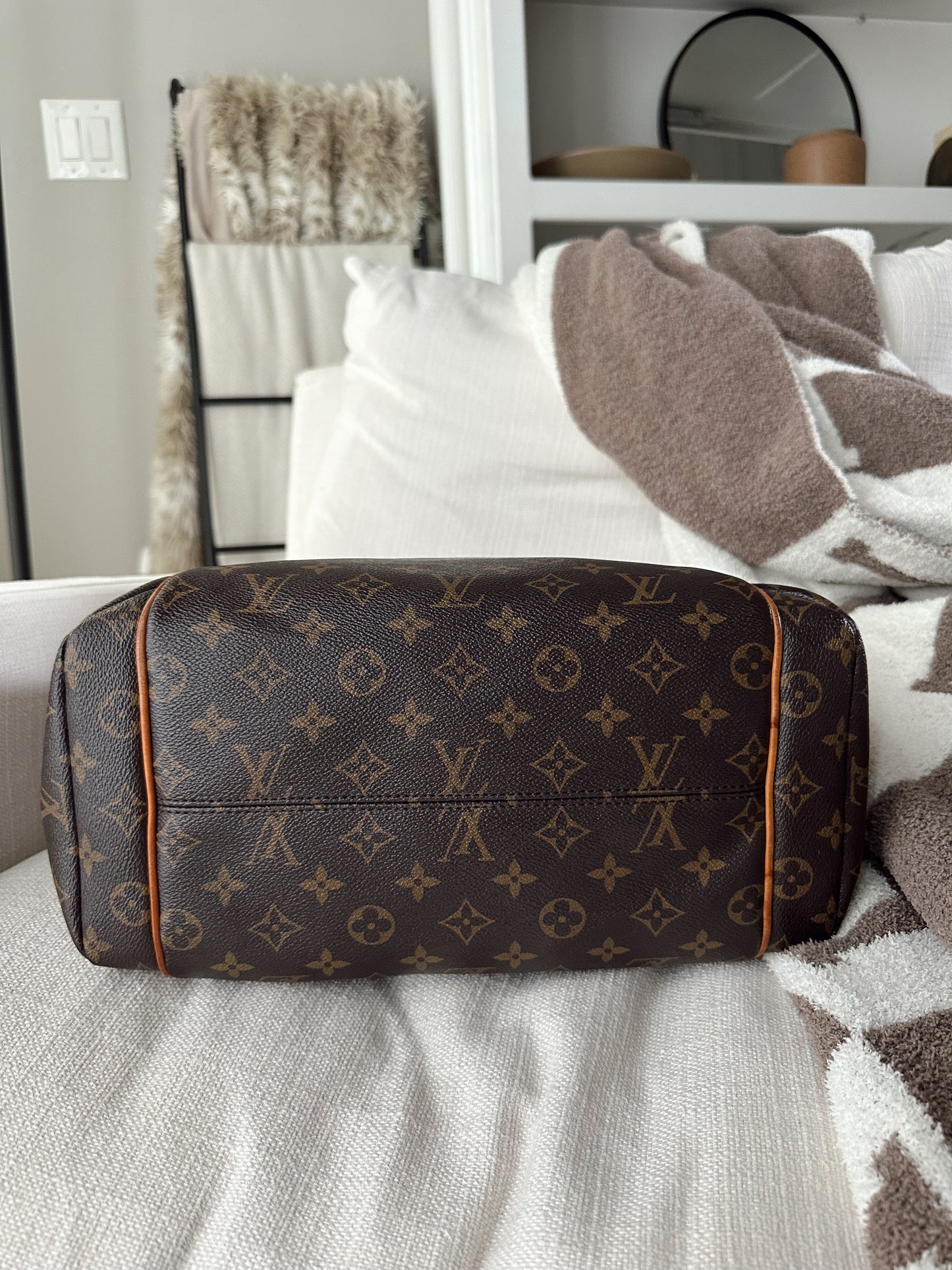 Louis Vuitton Monogram Totally MM