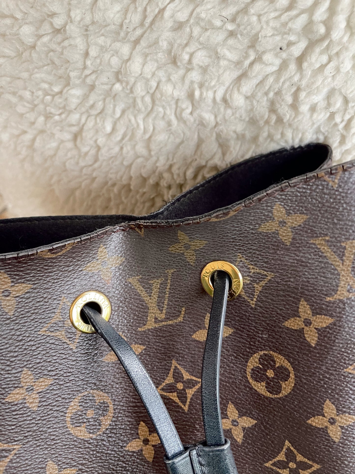 Louis Vuitton NEONOE Black Monogram