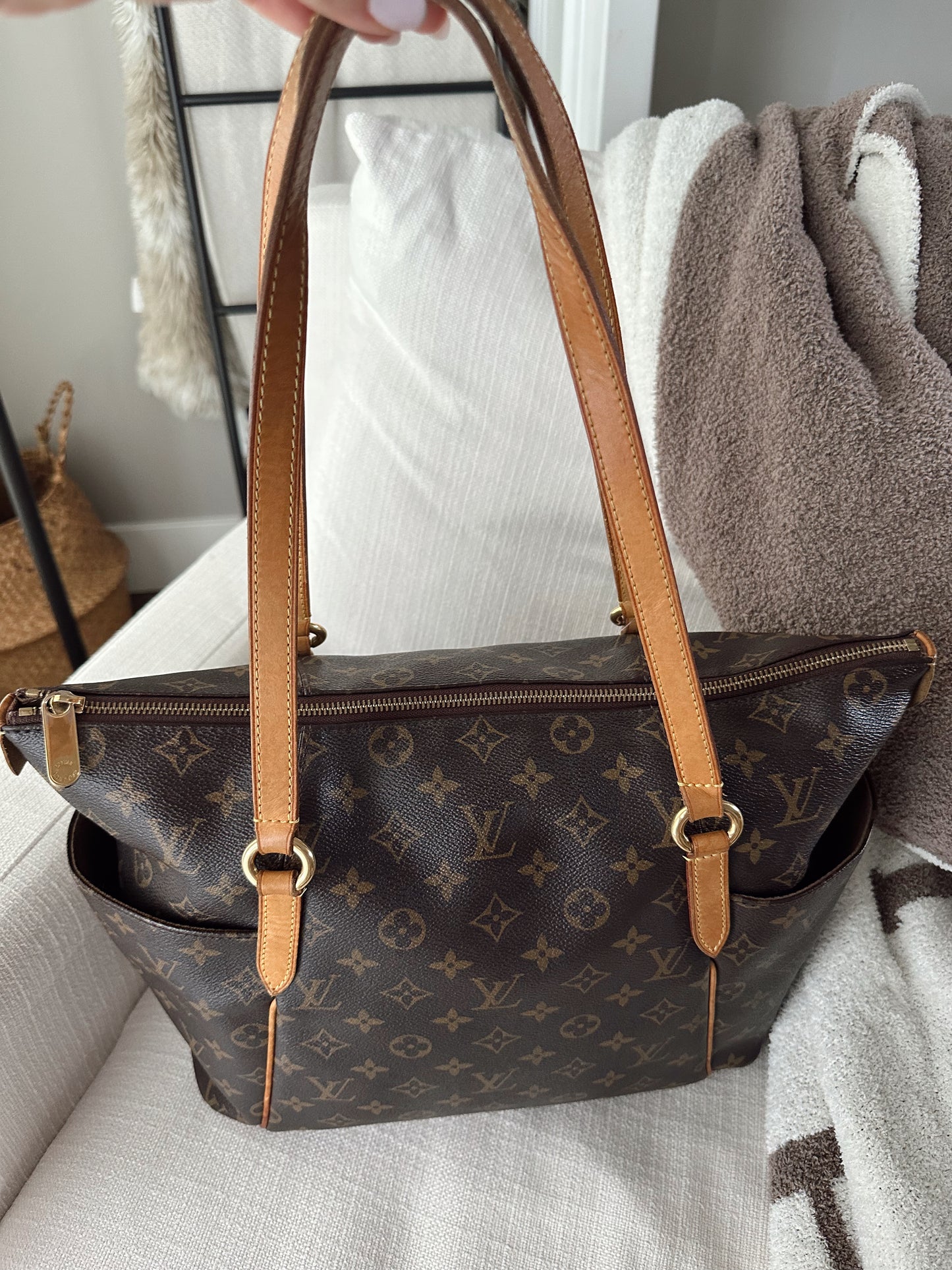 Louis Vuitton Monogram Totally MM