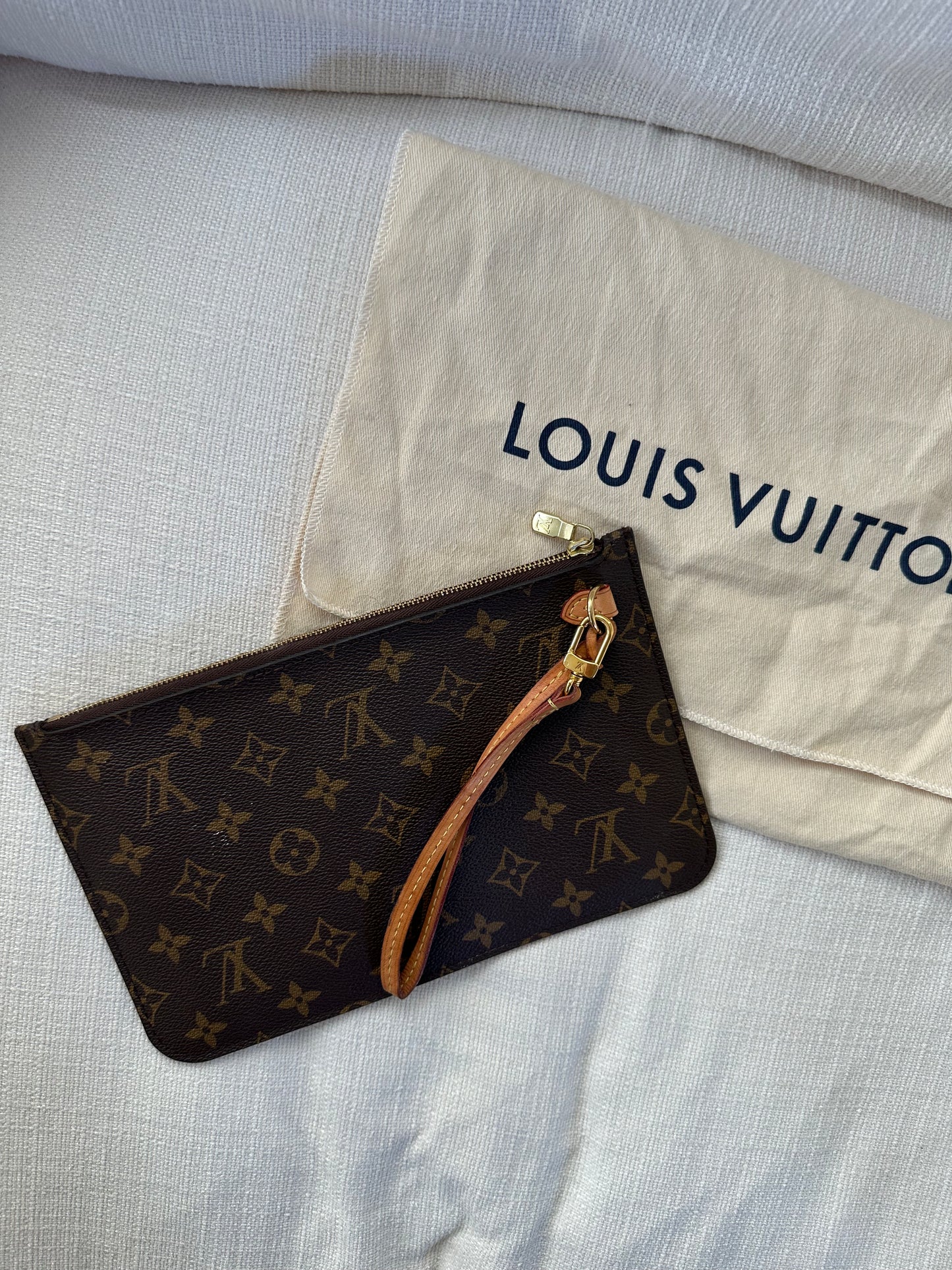 Louis Vuitton Neverfull Pouch Monogram