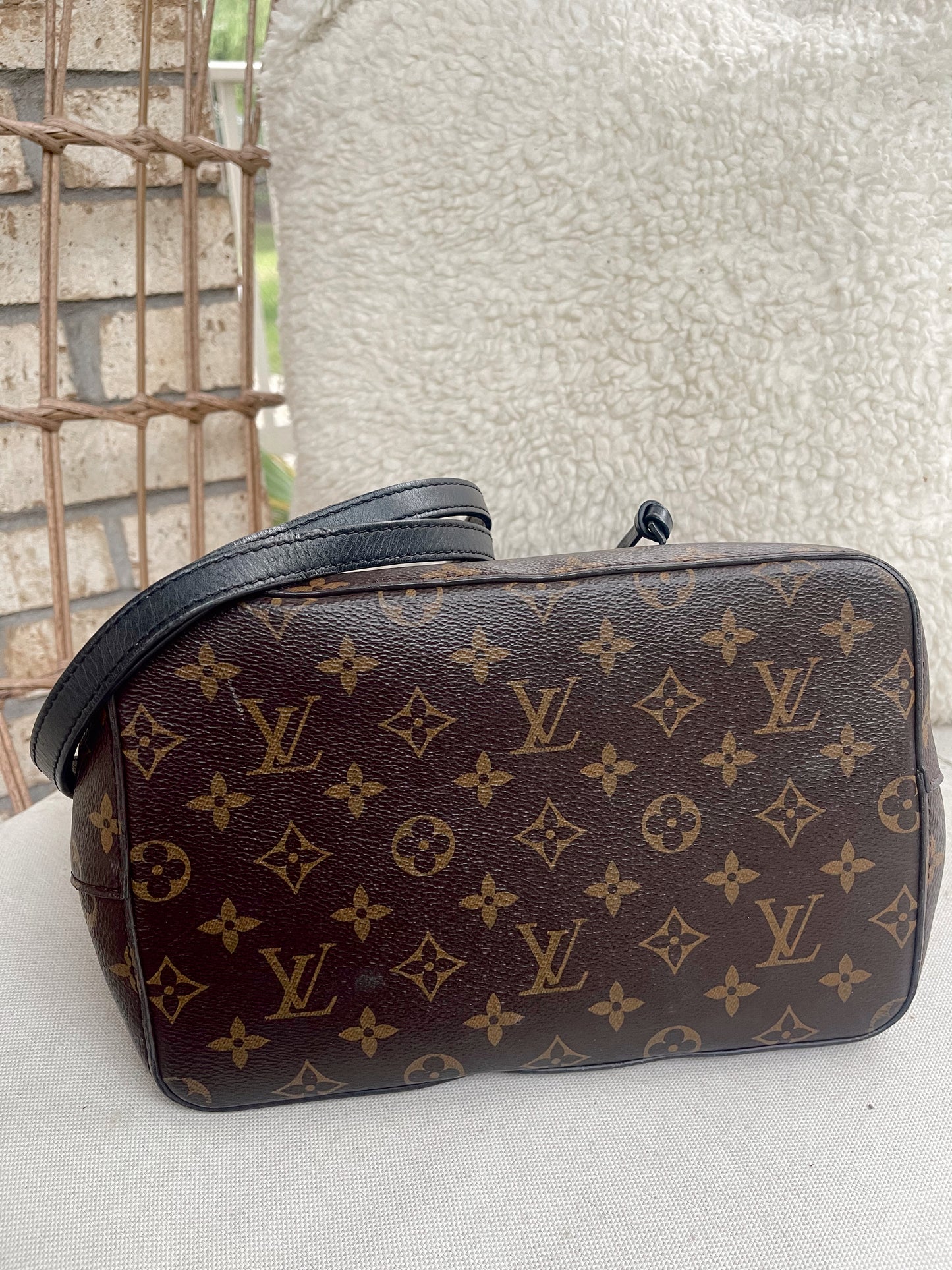 Louis Vuitton NEONOE Black Monogram