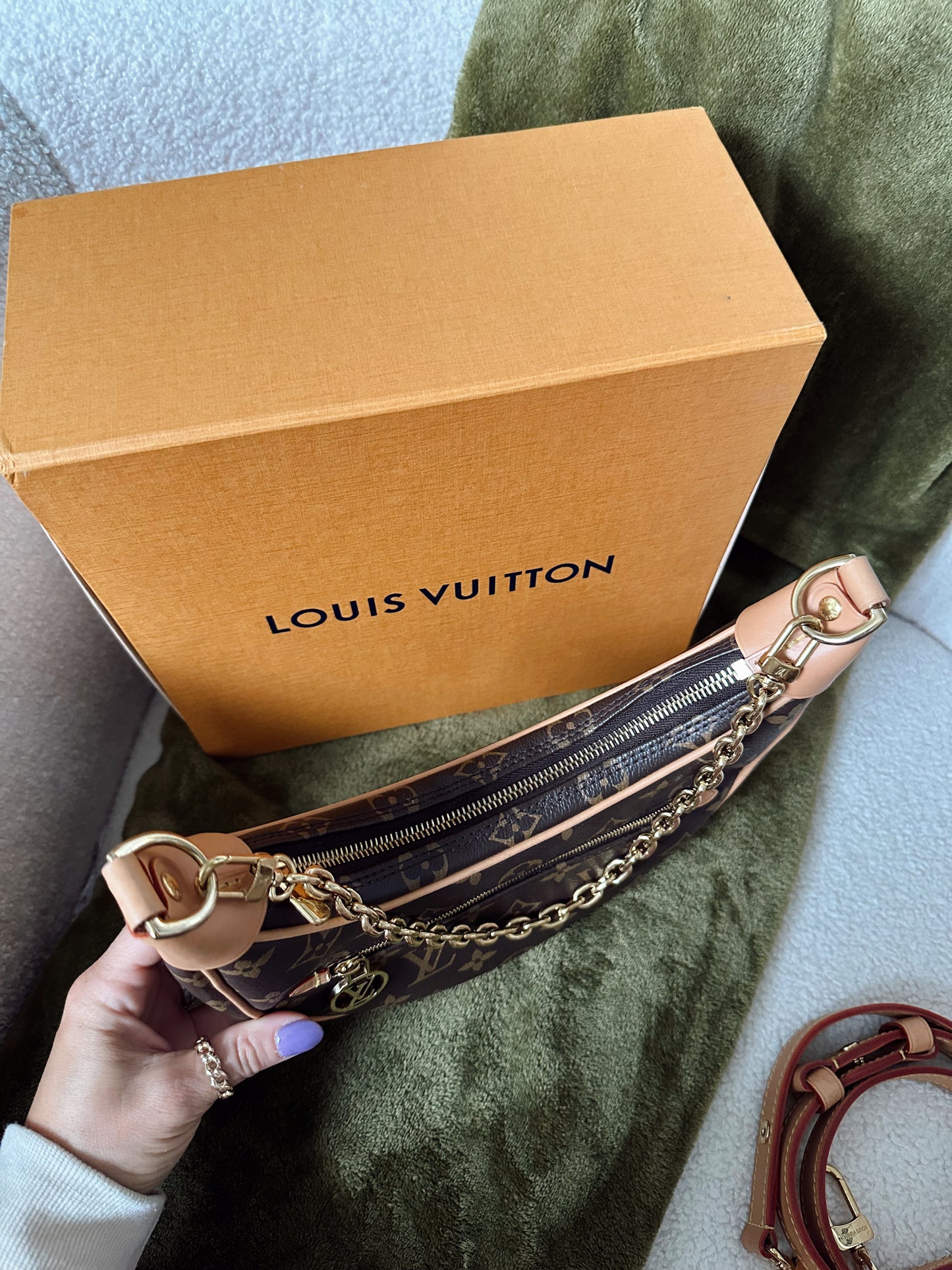 Louis Vuitton Loop Monogram