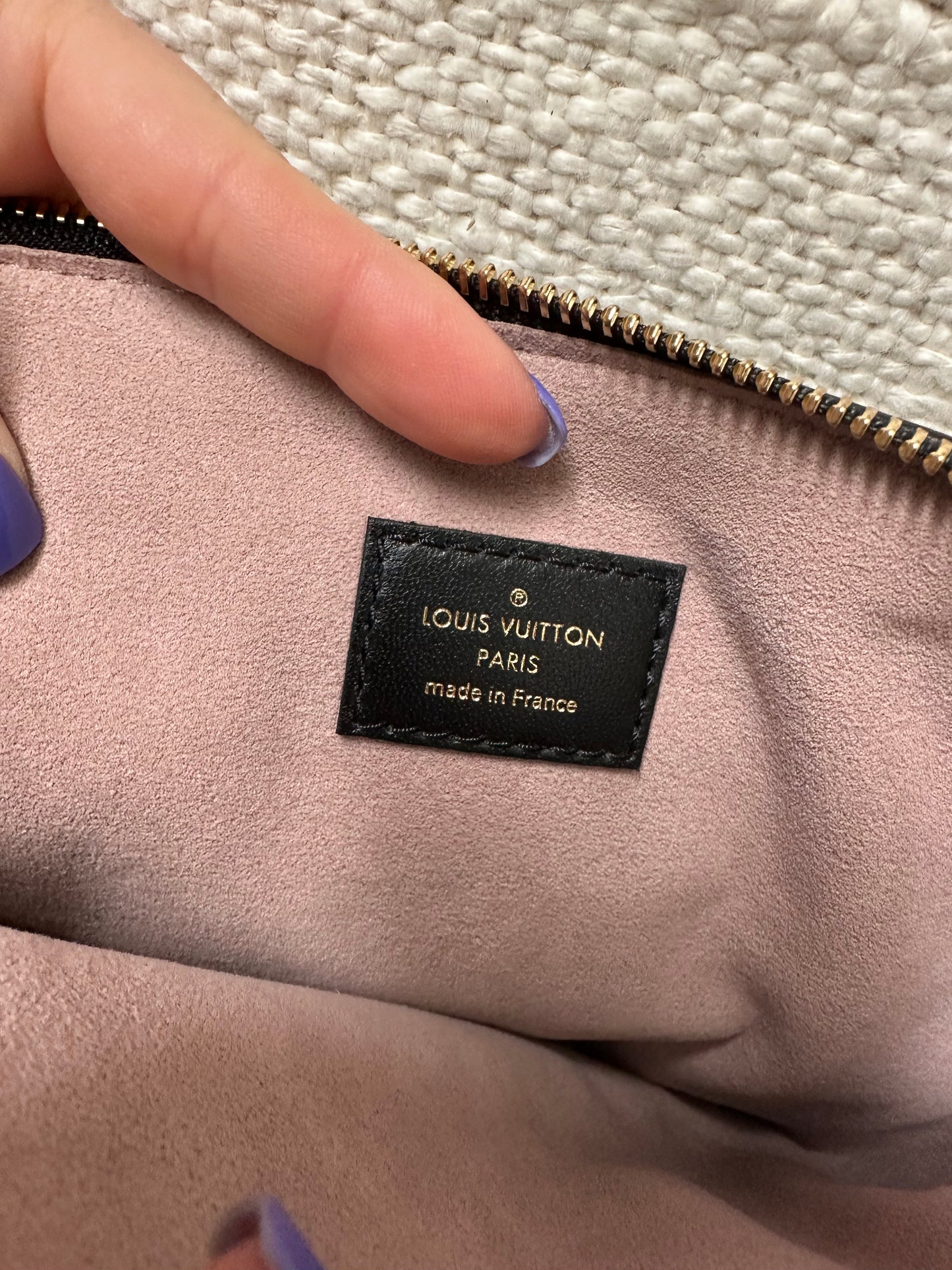 LV Purse - Buy Louis Vuitton Black Coussin Handbag At Dilli Bazar