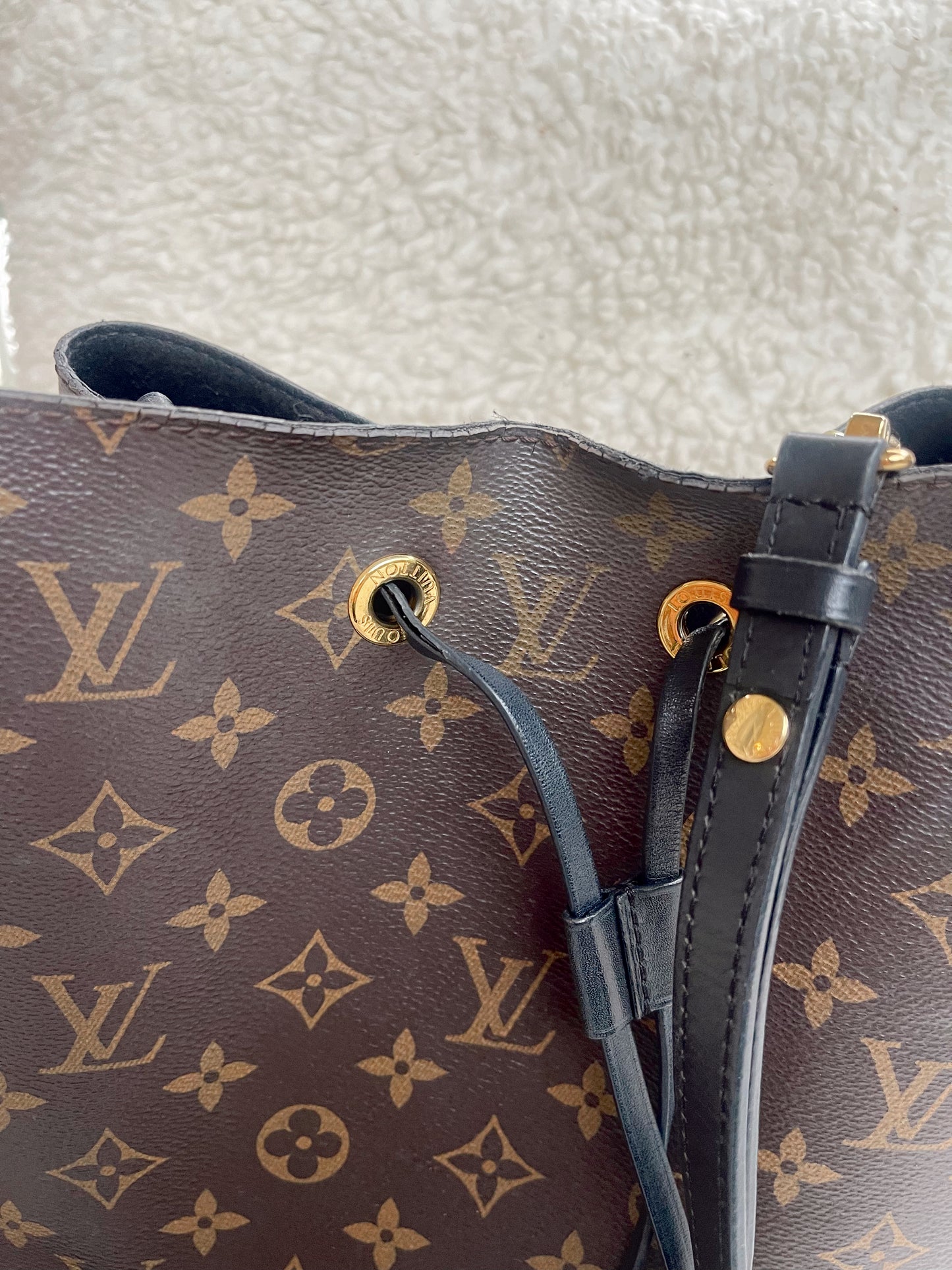 Louis Vuitton NEONOE Black Monogram