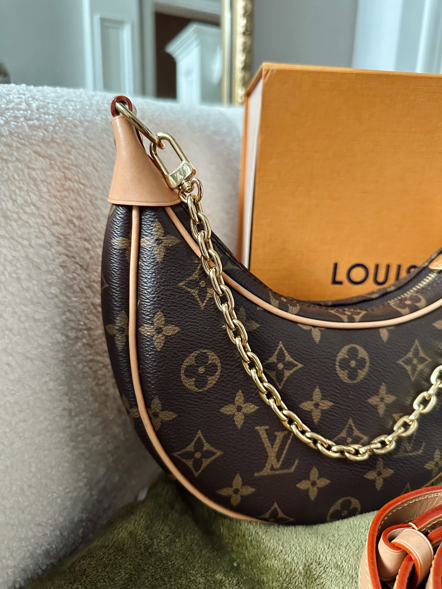 Louis Vuitton Loop Monogram