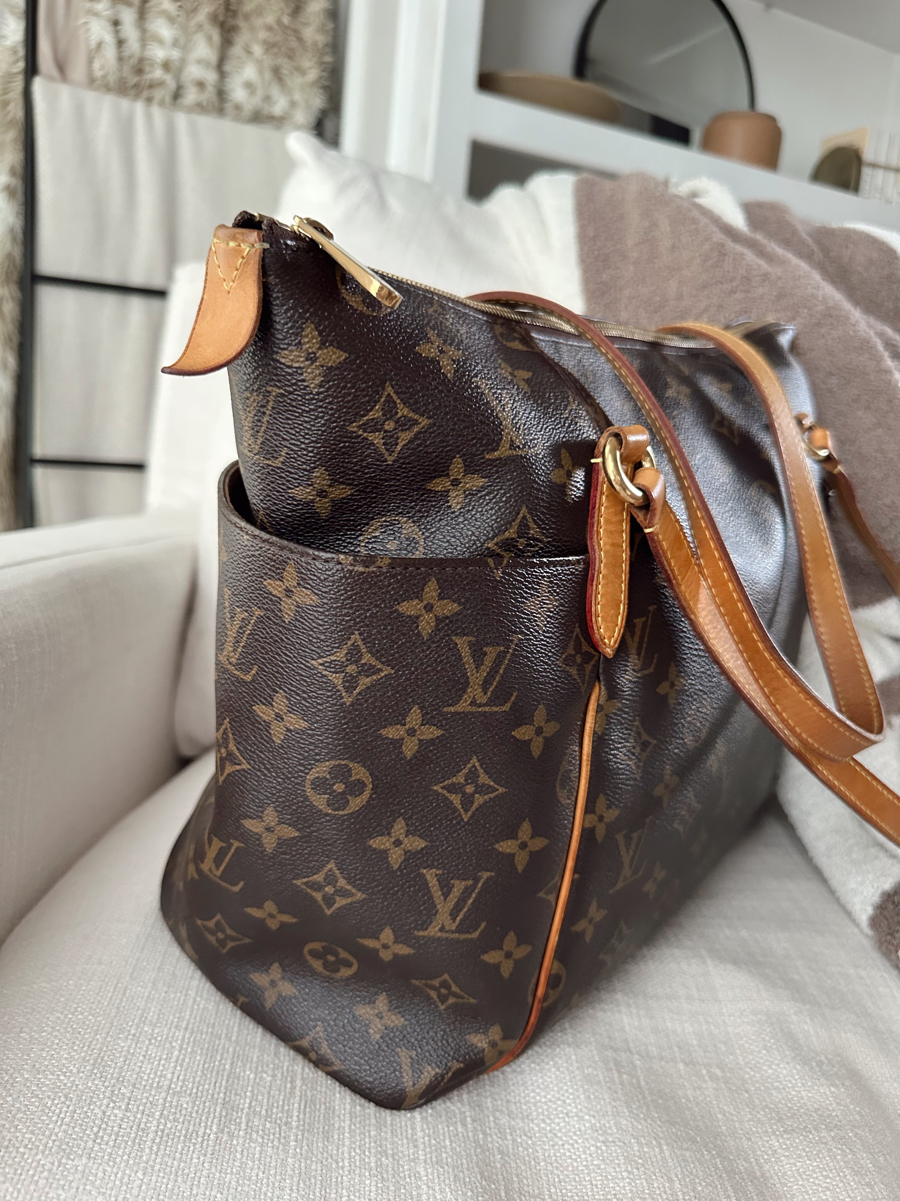 Louis Vuitton Monogram Totally MM thedesignercouple