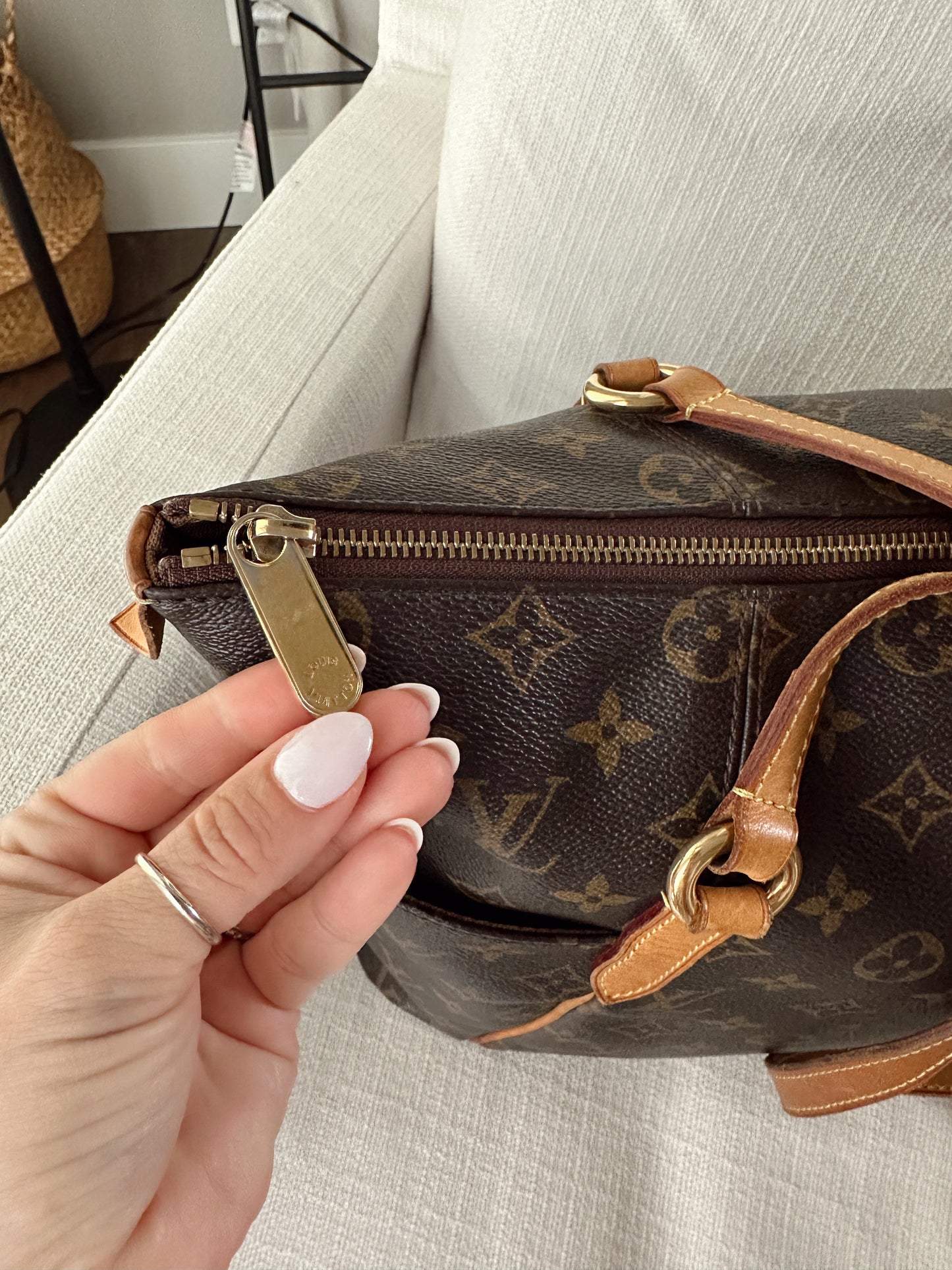 Louis Vuitton Monogram Totally MM