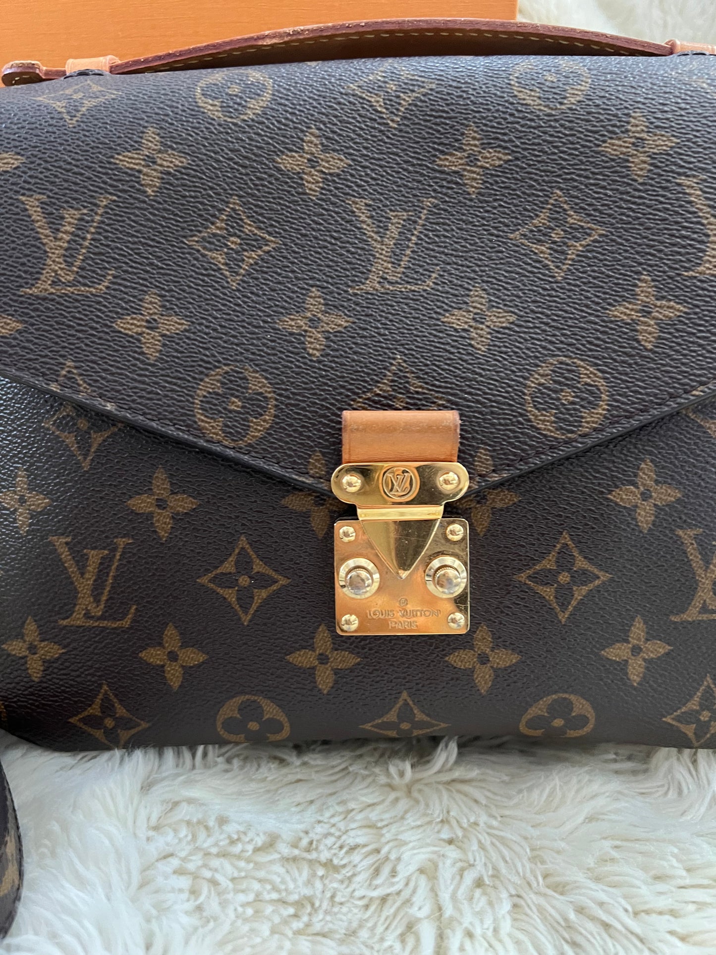 Louis Vuitton Pochette Metis