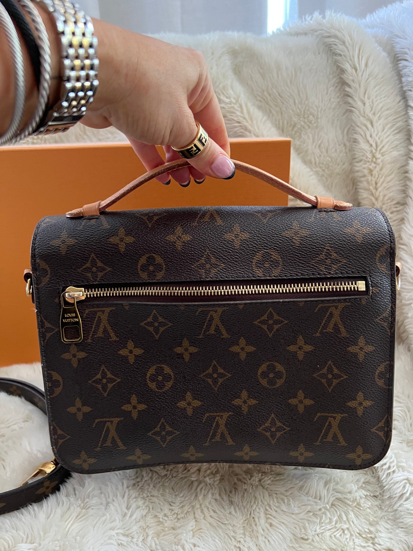 Louis Vuitton Pochette Metis