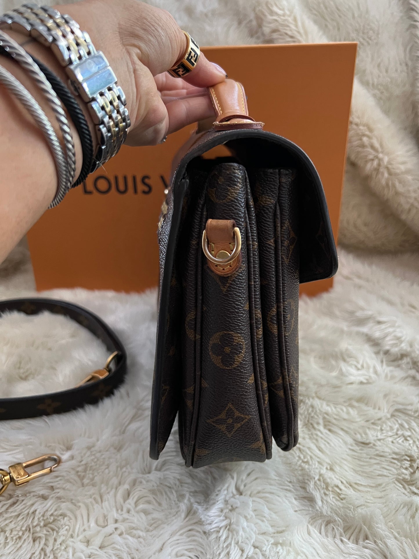 Louis Vuitton Pochette Metis