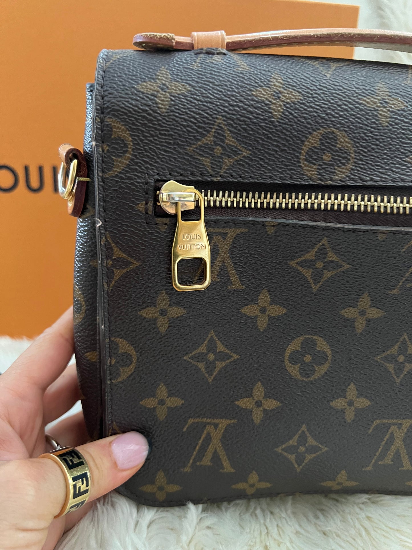 Louis Vuitton Pochette Metis