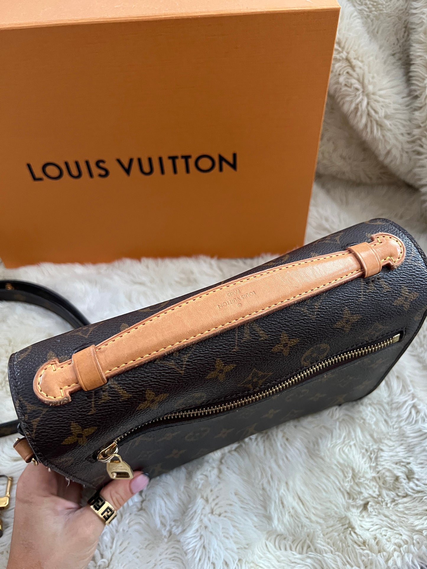 Louis Vuitton Pochette Metis