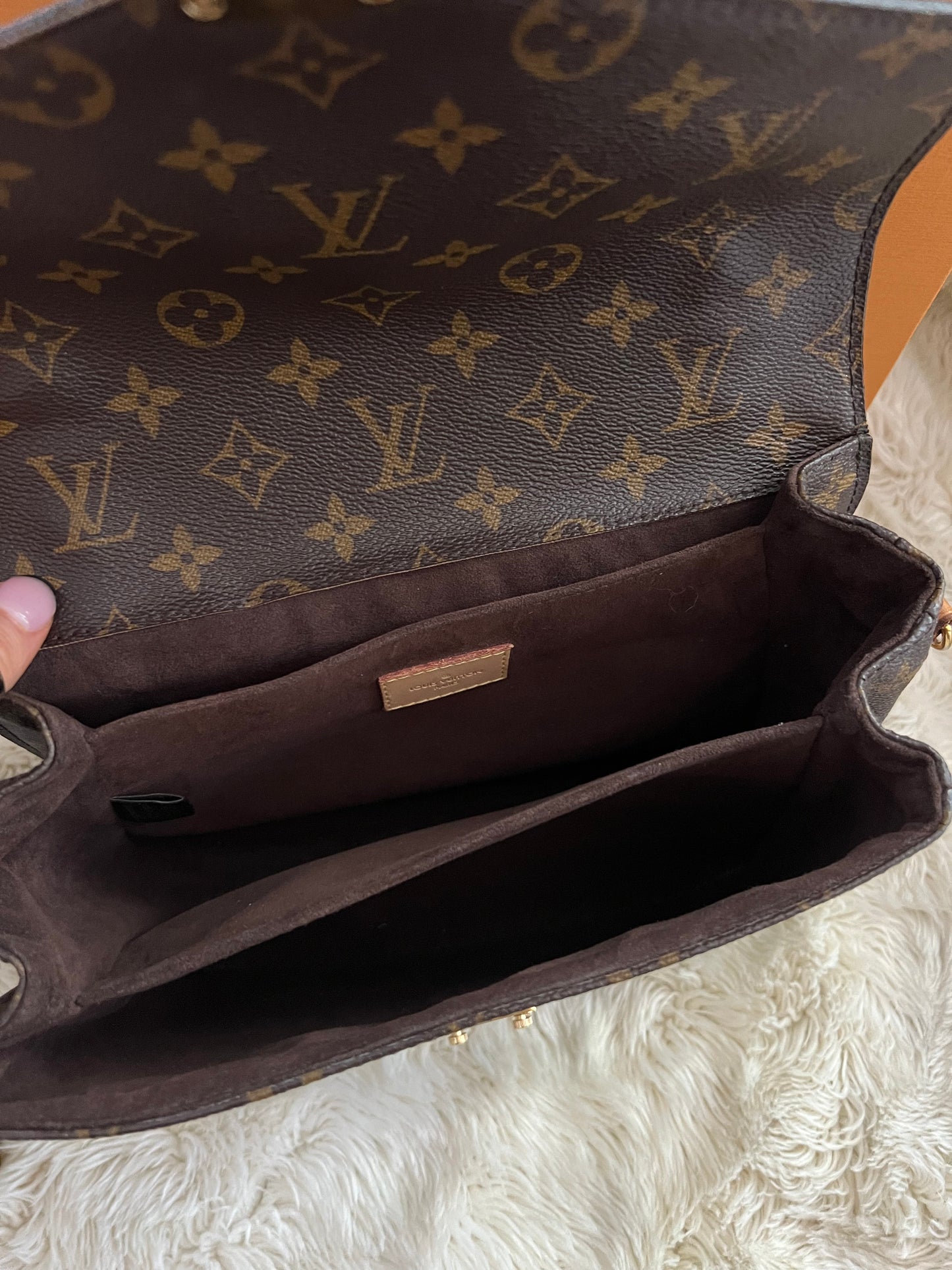 Louis Vuitton Pochette Metis