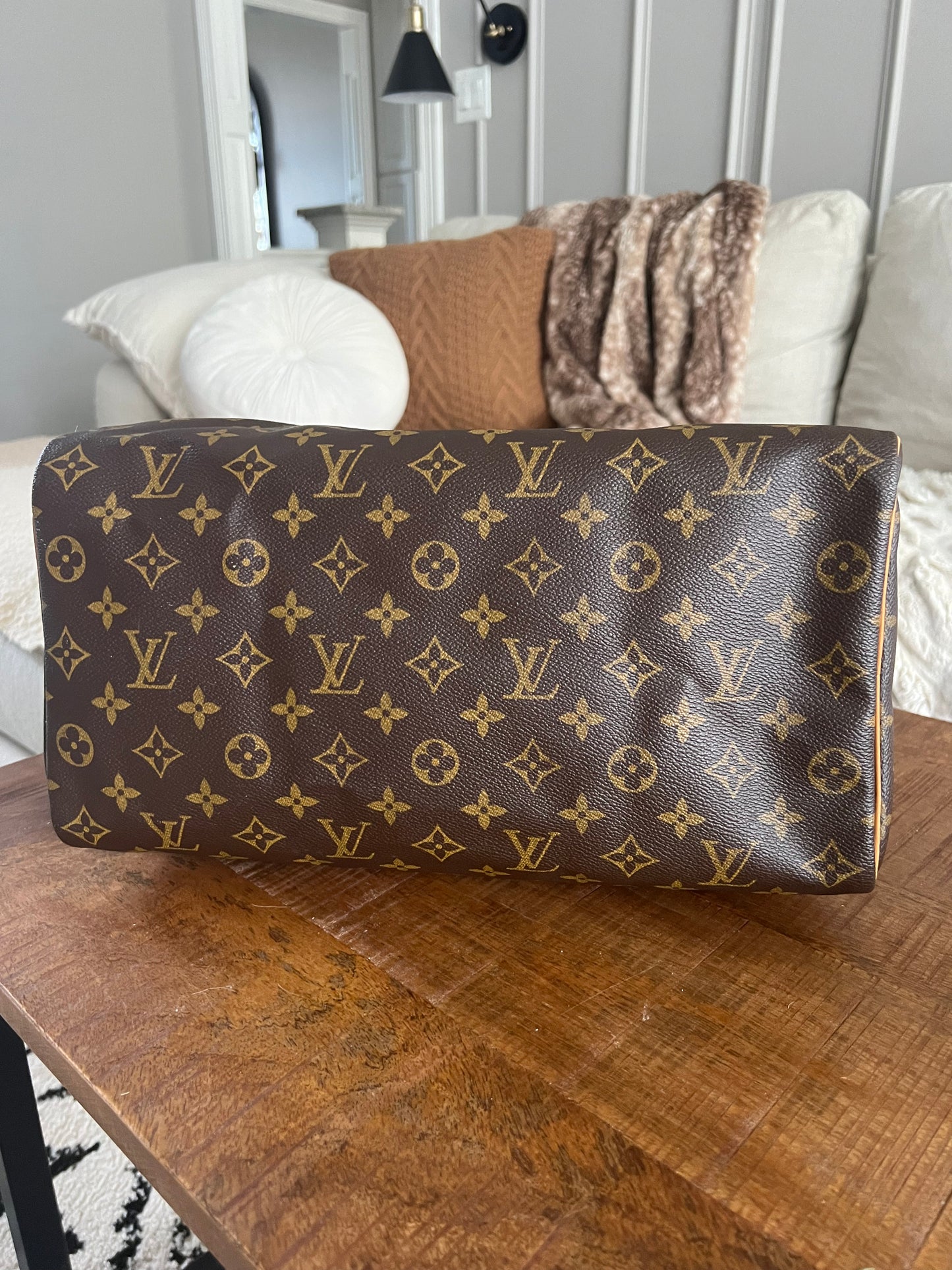 Louis Vuitton Speedy 35