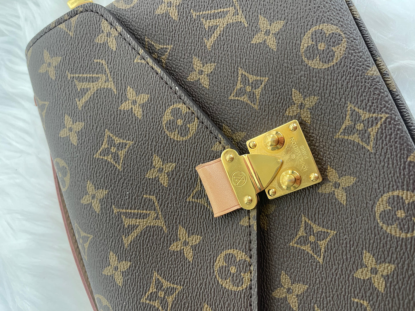 Louis Vuitton Pochette Metis