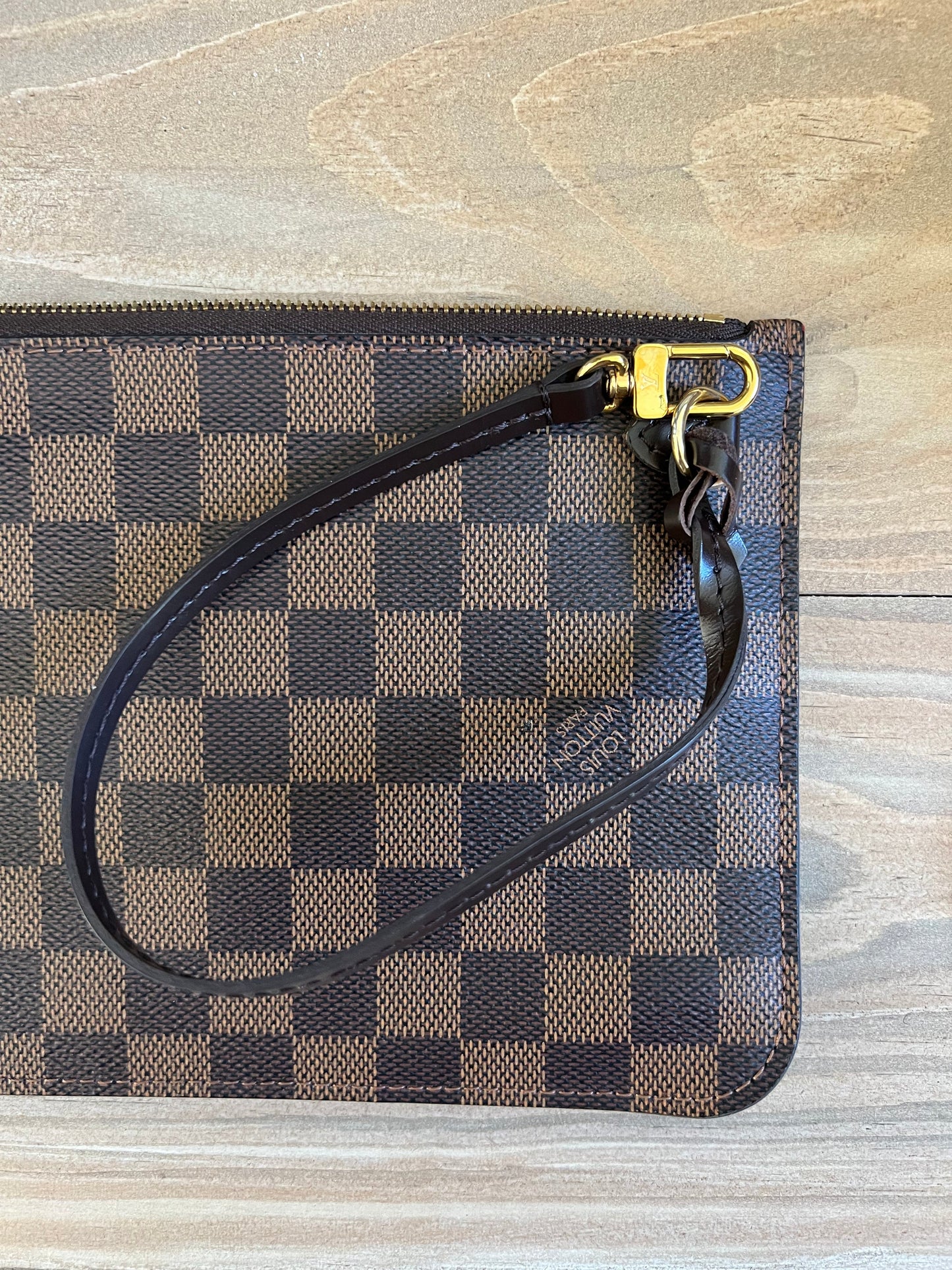 Neverfull Damier Ebene Pouch